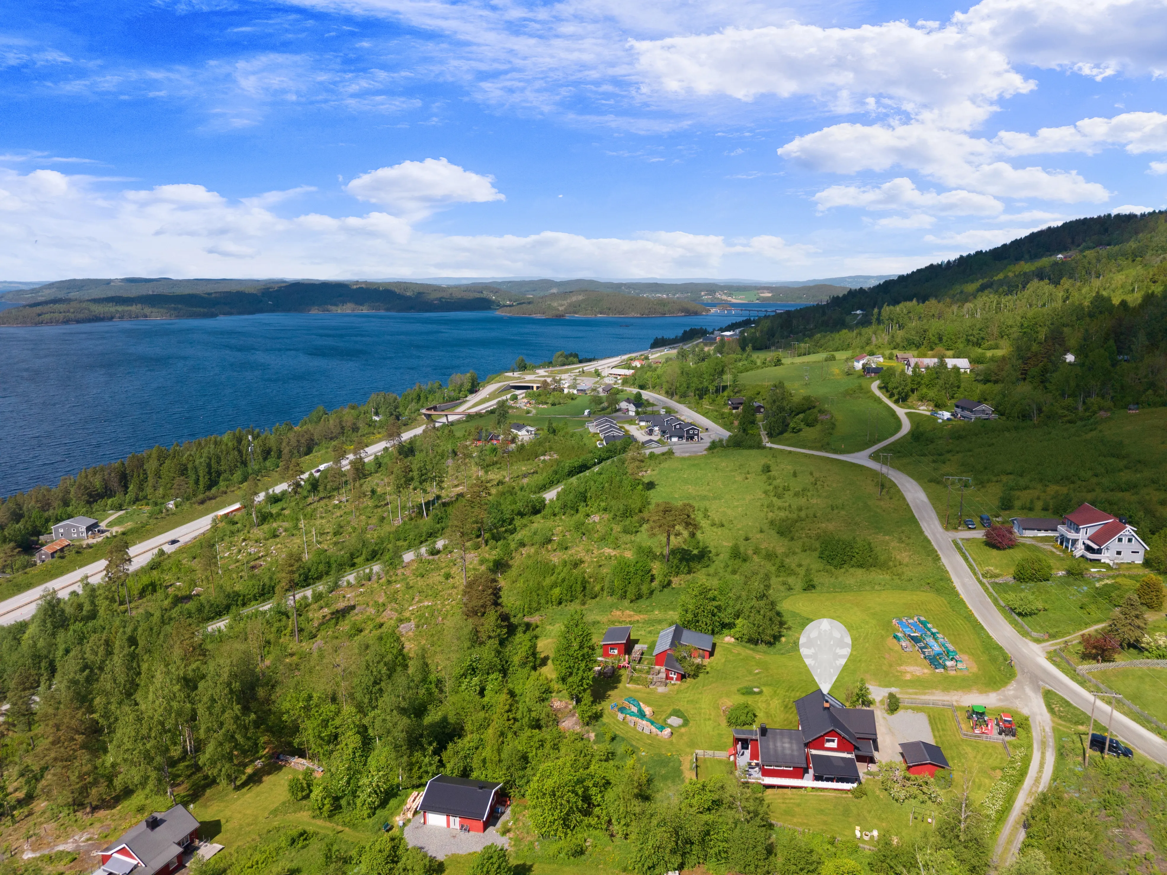 1980s Norwegian House with Expansive Gardens and Terrace in Espa - View image 44 of 49
