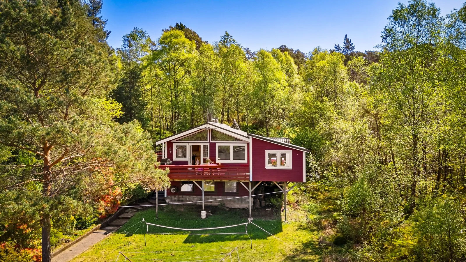 1960s Coastal House in Os with Terrace and Private Jetty - Image 3