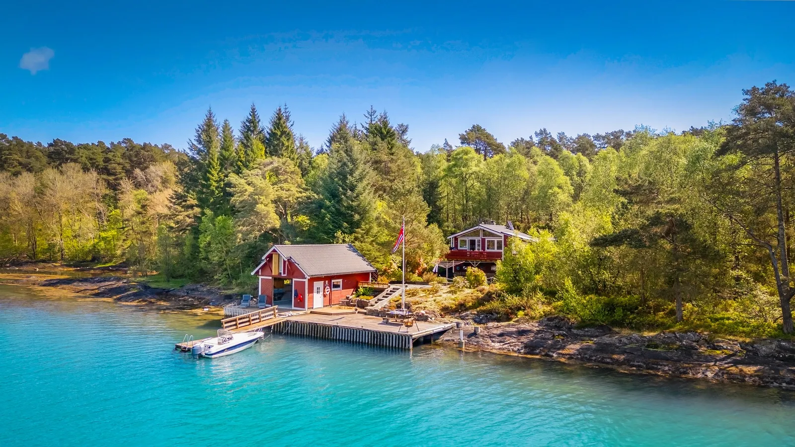 1960s Coastal House in Os with Terrace and Private Jetty - Image 4
