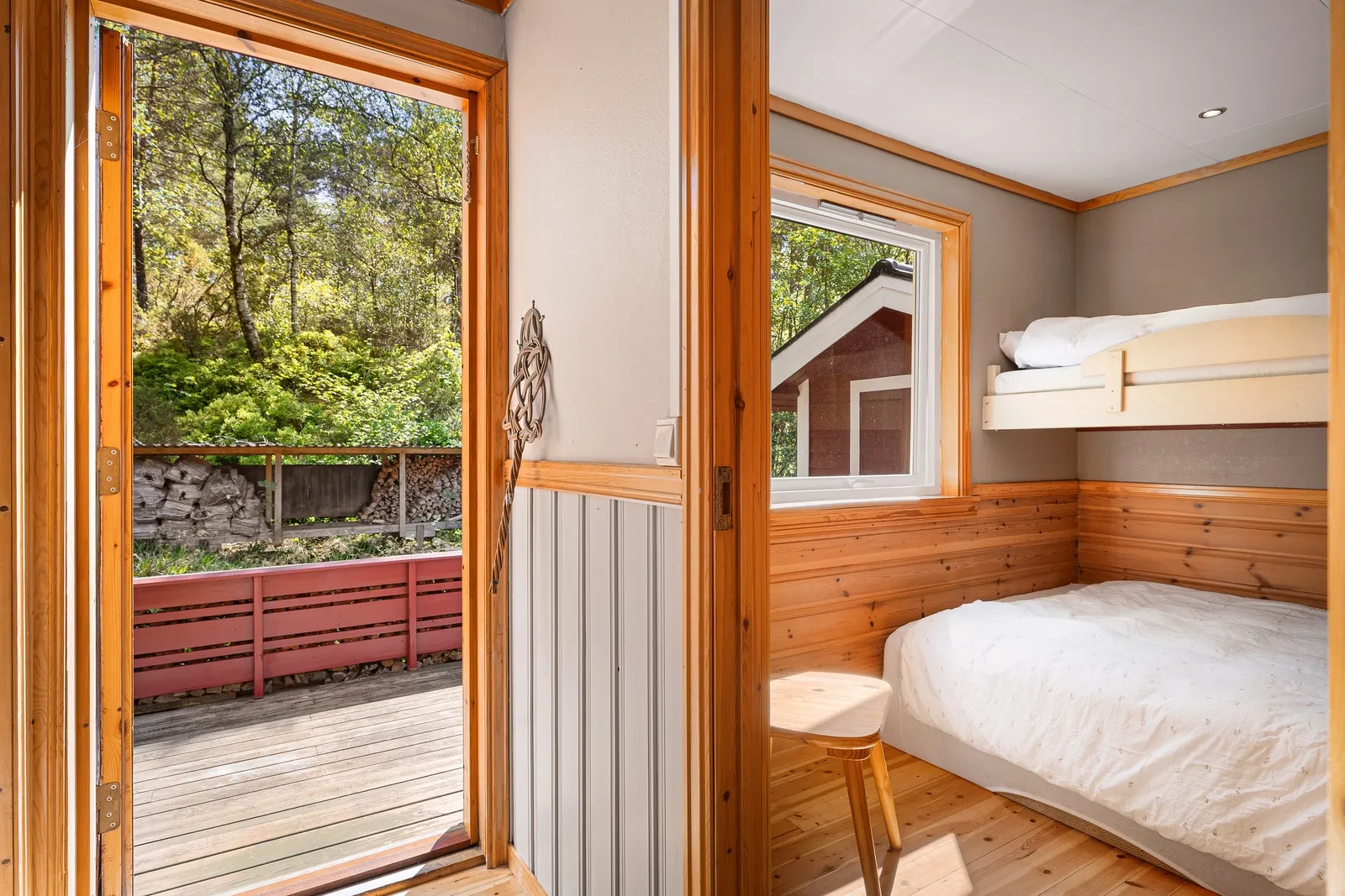 1960s Coastal House in Os with Terrace and Private Jetty - View image 9 of 56