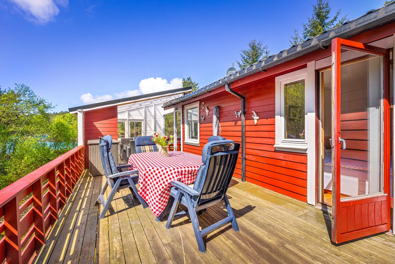 1960s Coastal House in Os with Terrace and Private Jetty - View image 28 of 56