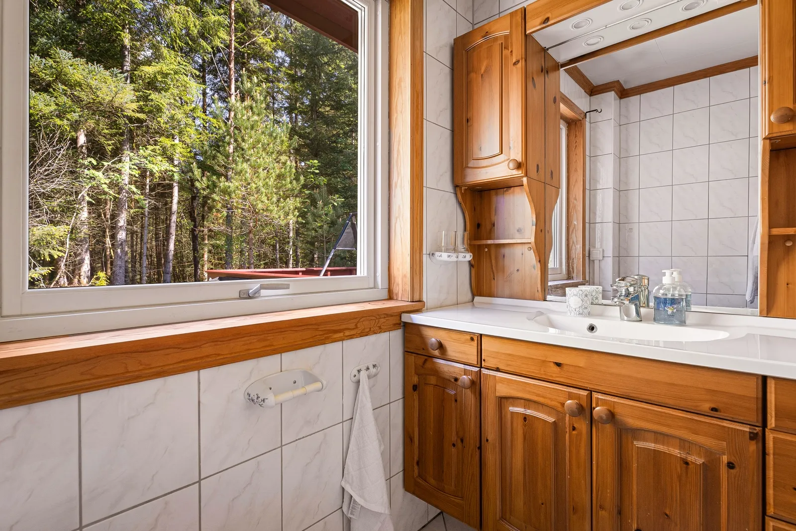 1960s Coastal House in Os with Terrace and Private Jetty - View image 34 of 56