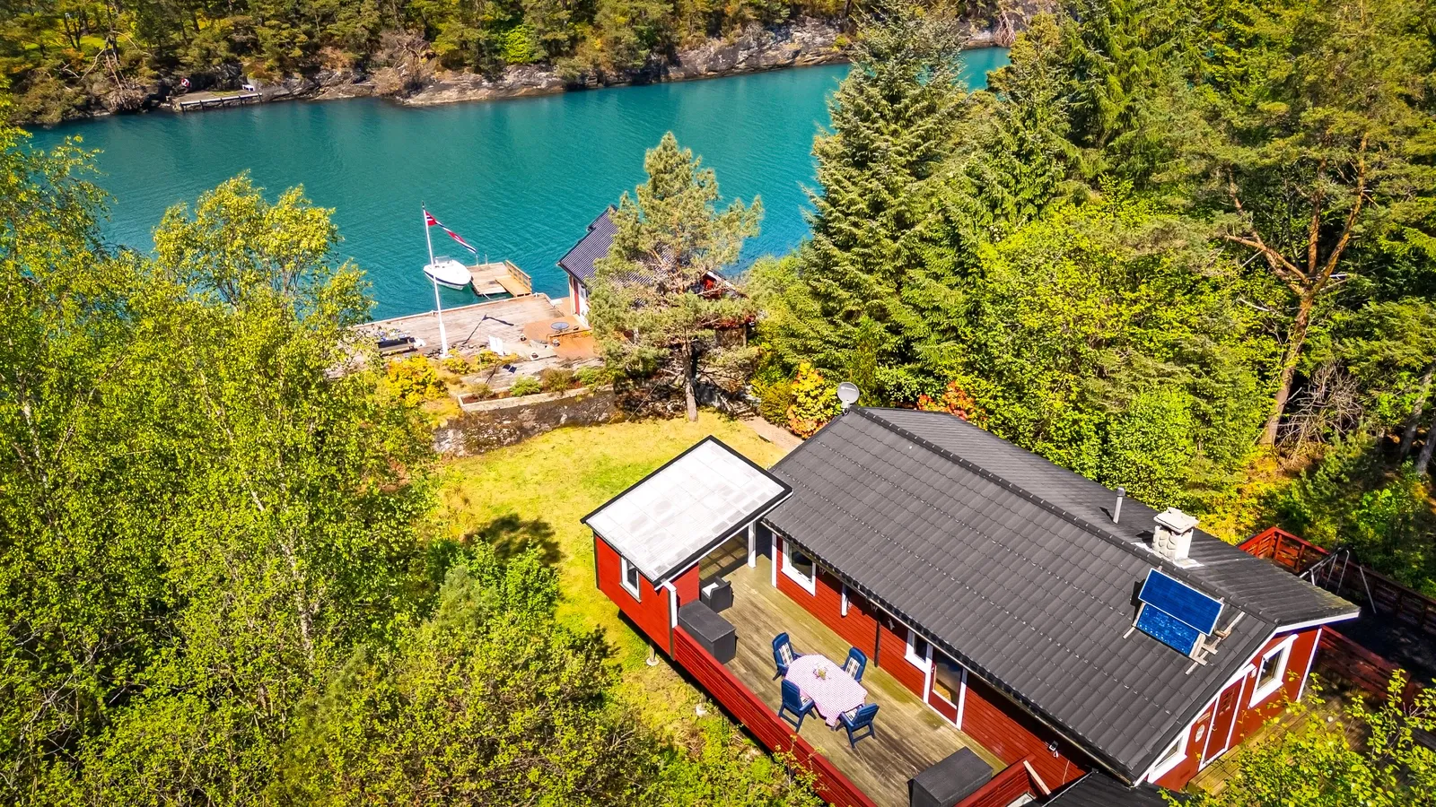 1960s Coastal House in Os with Terrace and Private Jetty - View image 37 of 56