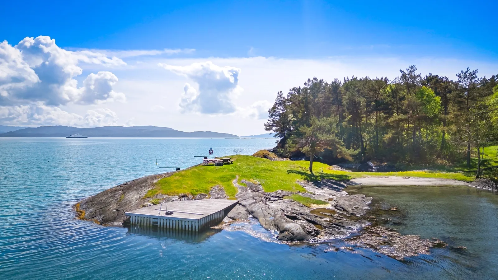 1960s Coastal House in Os with Terrace and Private Jetty - View image 51 of 56