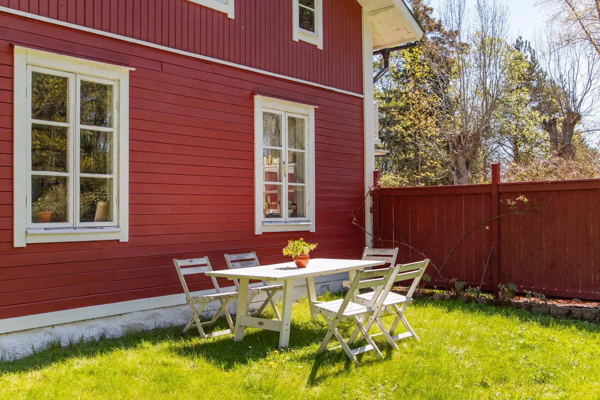 1890s Swedish House with Expansive Garden in Norrtälje - View image 8 of 55