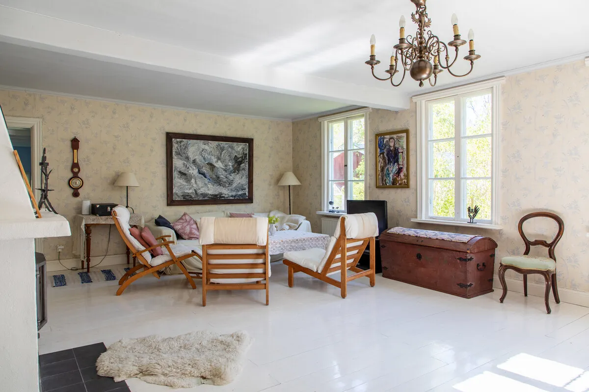 1890s Swedish House with Expansive Garden in Norrtälje - View image 16 of 55