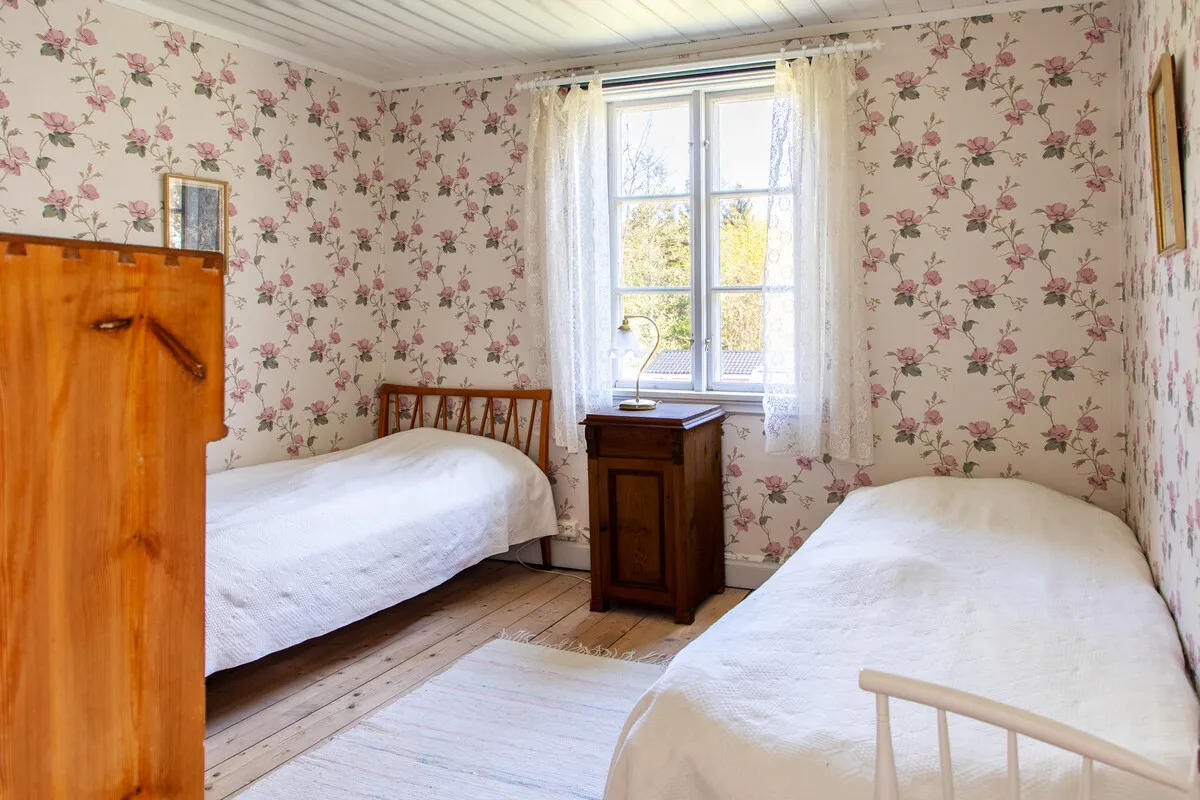 1890s Swedish House with Expansive Garden in Norrtälje - View image 32 of 55