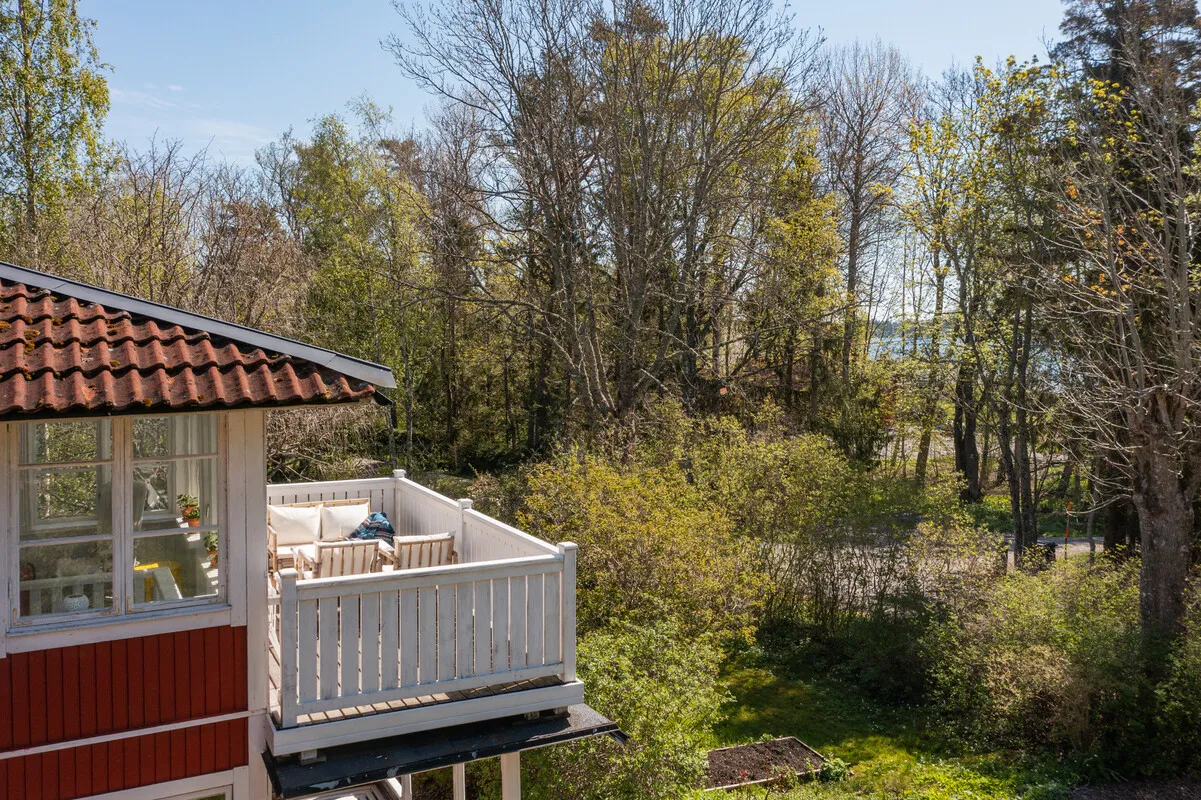 1890s Swedish House with Expansive Garden in Norrtälje - View image 33 of 55