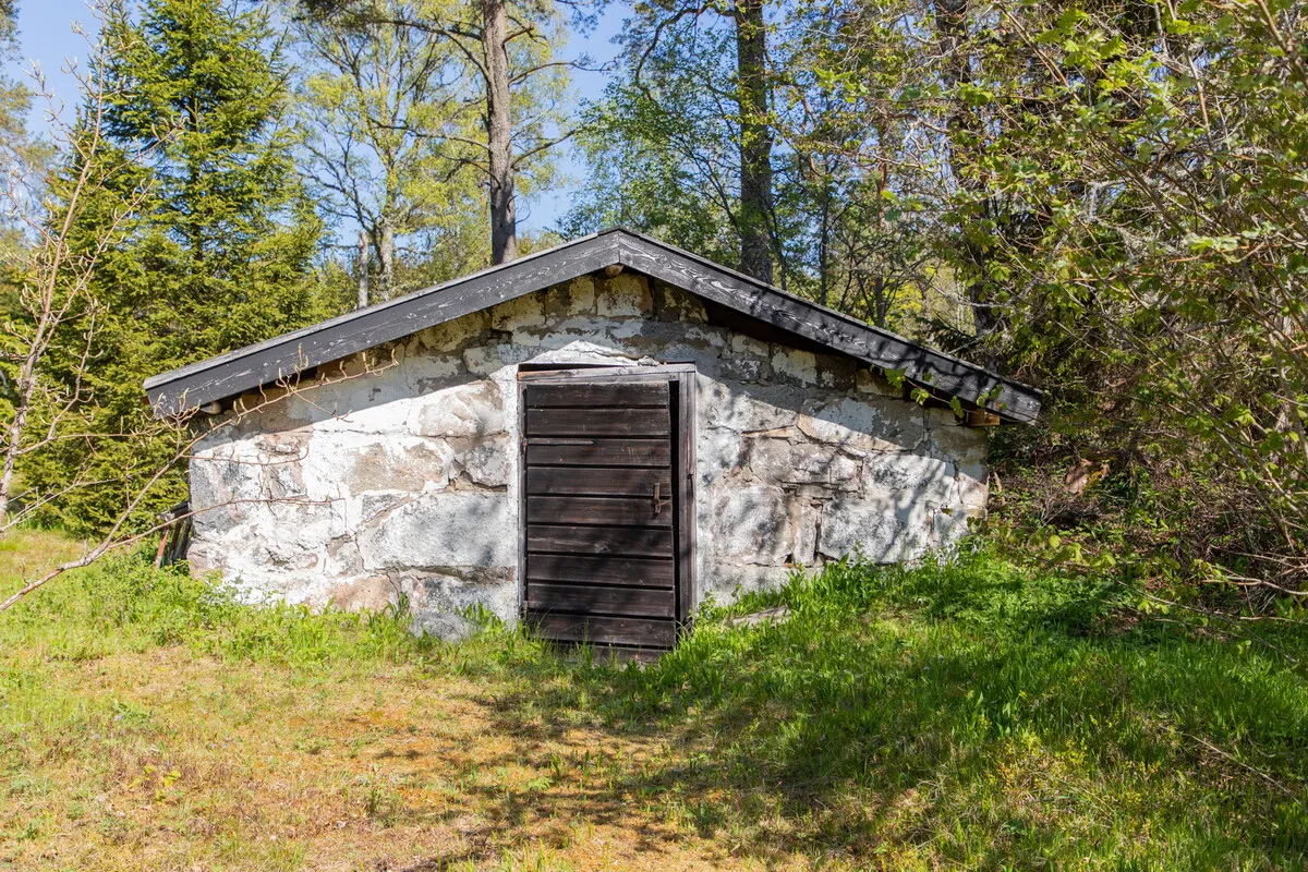 1890s Swedish House with Expansive Garden in Norrtälje - View image 41 of 55