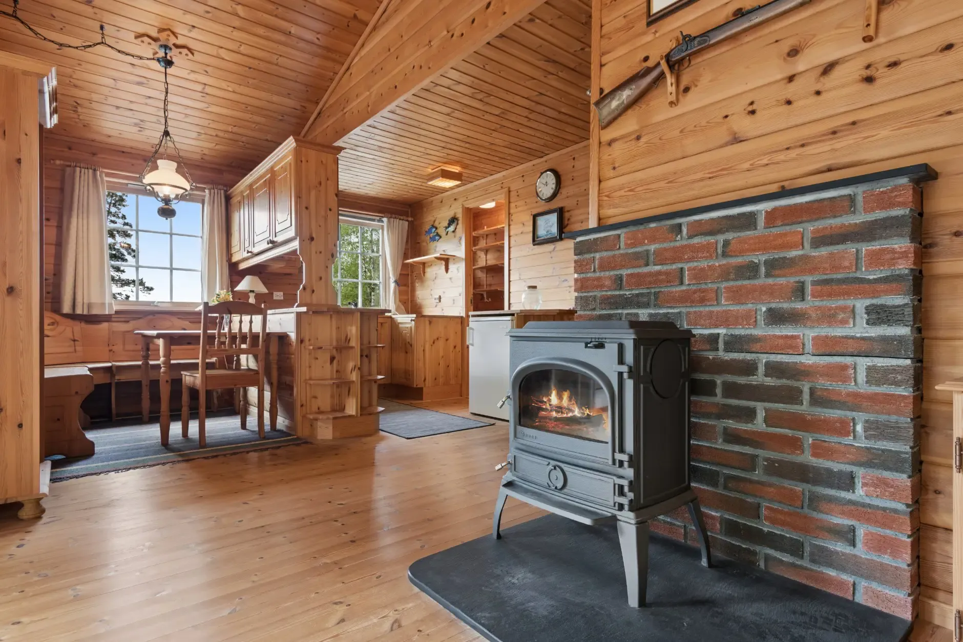 1990s Country House with Terrace and Garden in Arnavik, Norway - View image 10 of 38