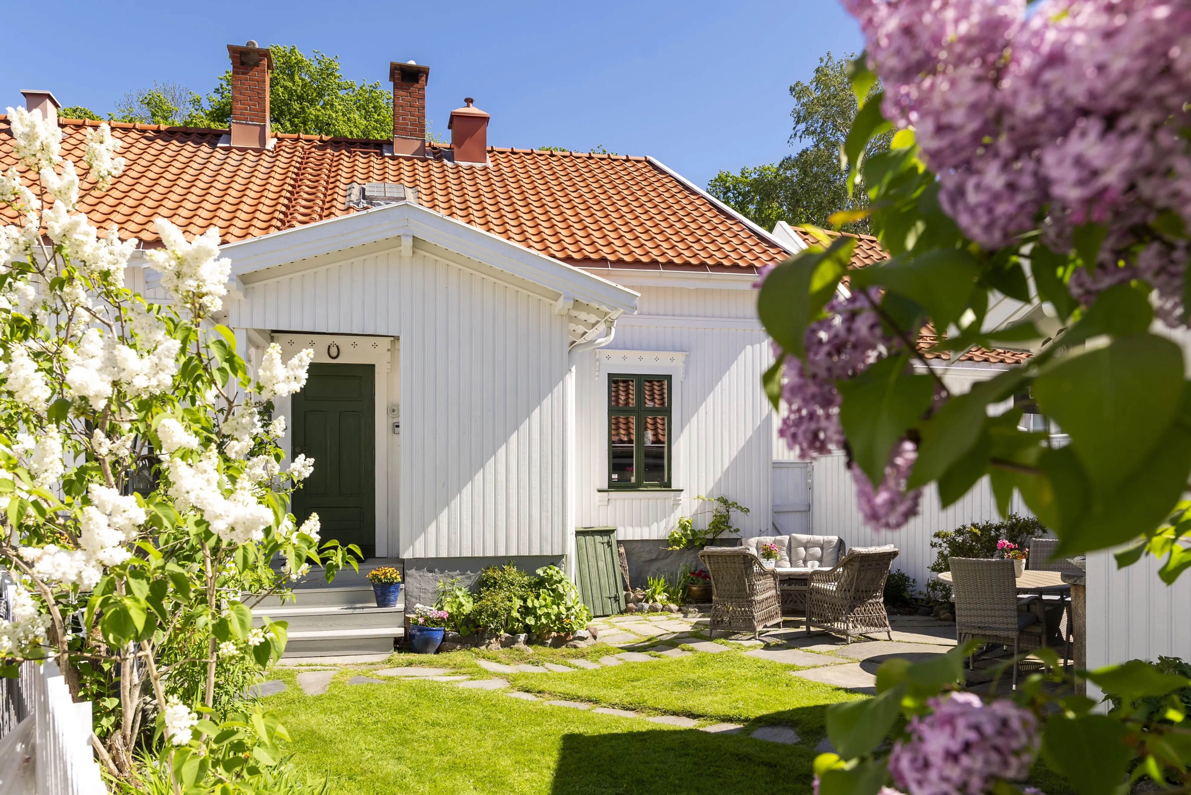1881 Sandefjord House with Garden and Parking in Historic Vestfold Location - Image 2