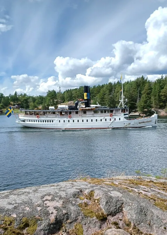 Zweeds vakantiehuis uit de jaren 60 op een schiereiland, met aanlegsteiger en traditionele houtgestookte sauna - Bekijk afbeelding 16 van 58