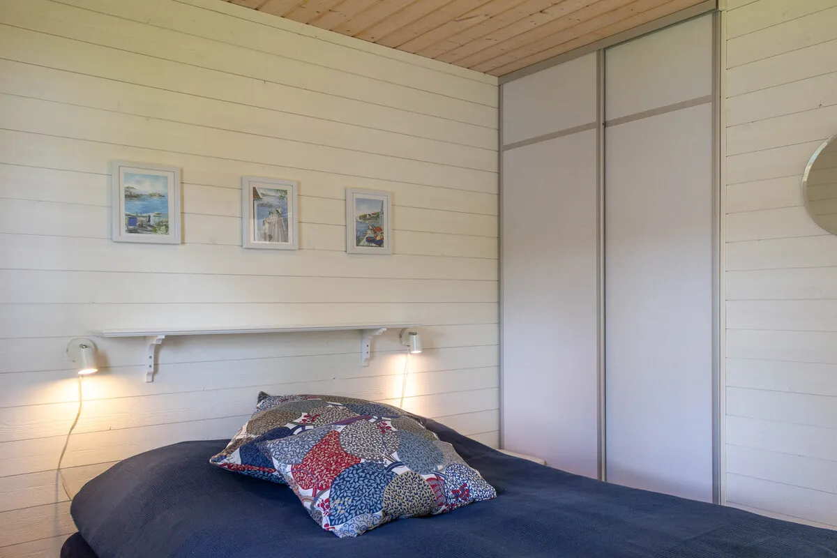 Zweeds vakantiehuis uit de jaren 60 op een schiereiland, met aanlegsteiger en traditionele houtgestookte sauna - Bekijk afbeelding 52 van 58