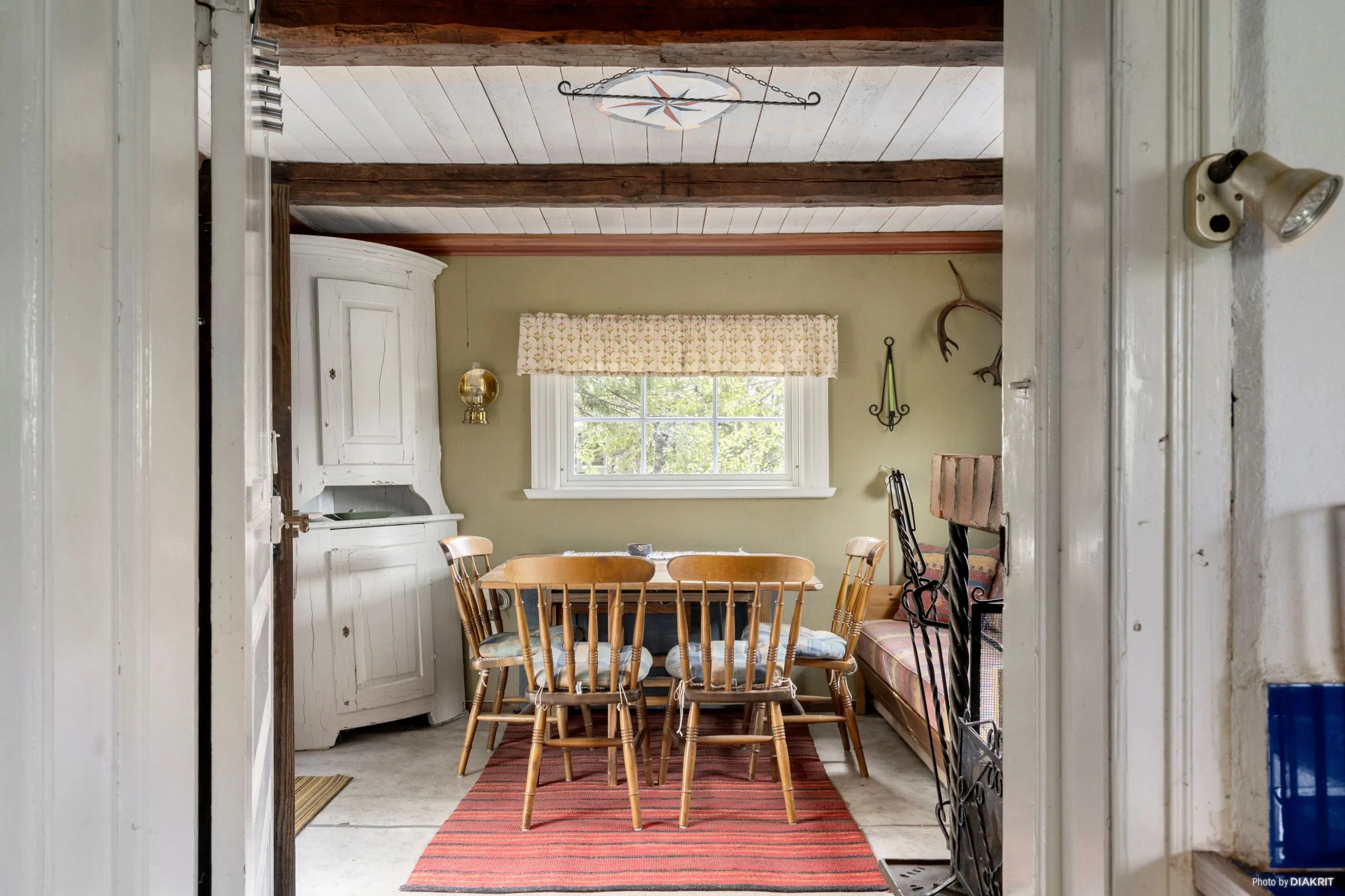 1960s Timber Cabin in Vilhelmina with Expansive Grounds and Terrace - View image 11 of 27