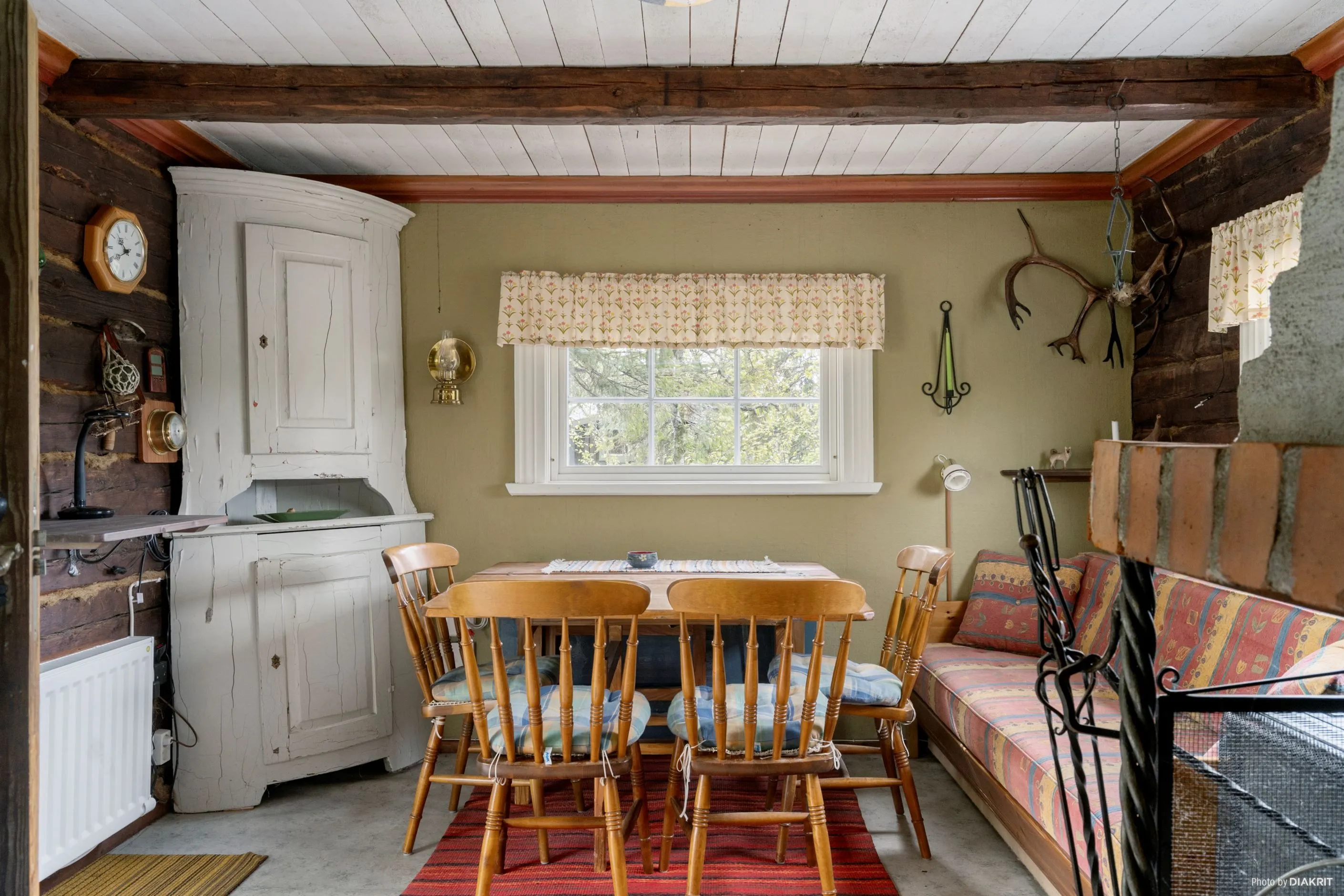 1960s Timber Cabin in Vilhelmina with Expansive Grounds and Terrace - View image 12 of 27
