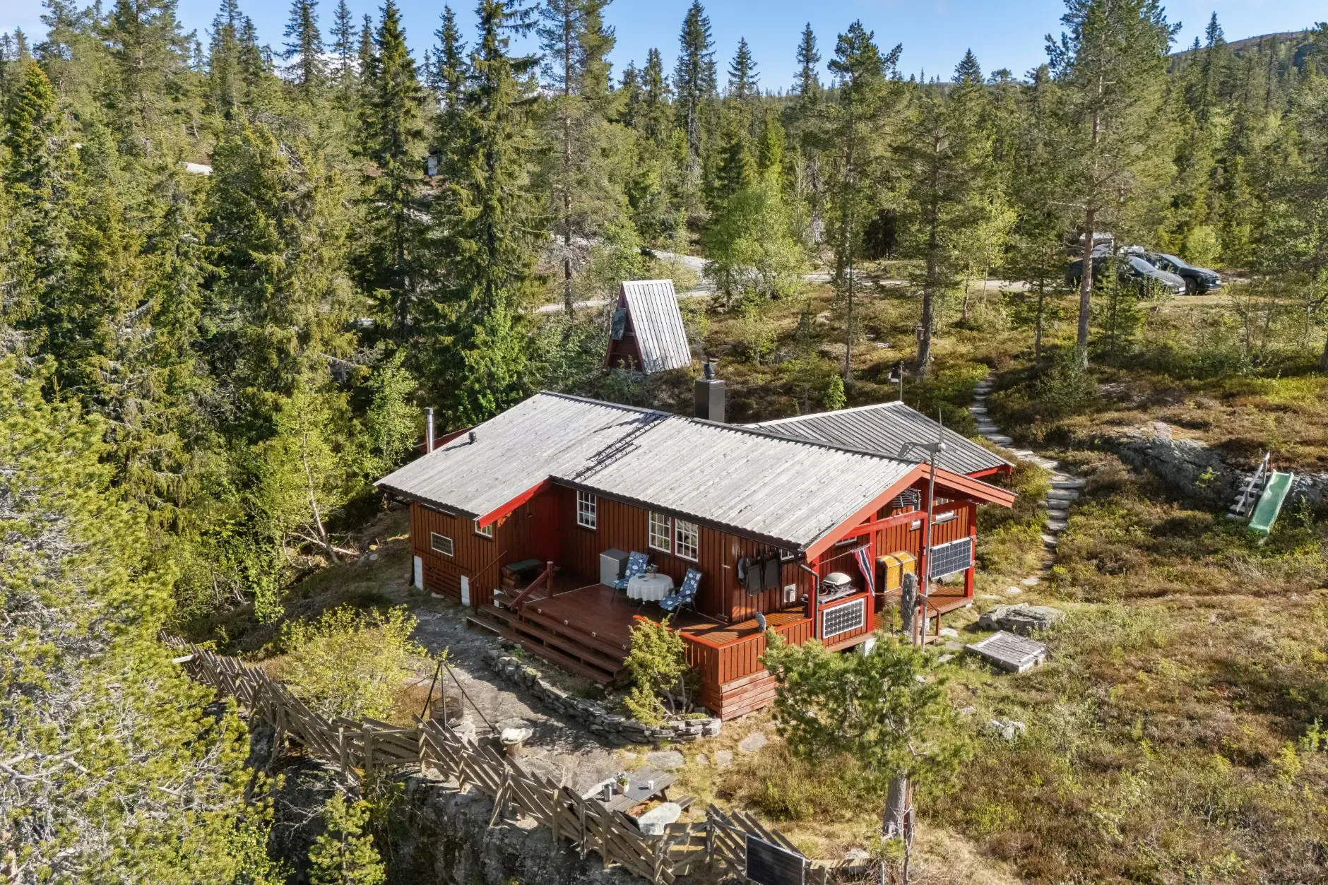 Three-Bedroom Country House with Terrace in Scenic Nedre Eggedal, Norway - Image 3