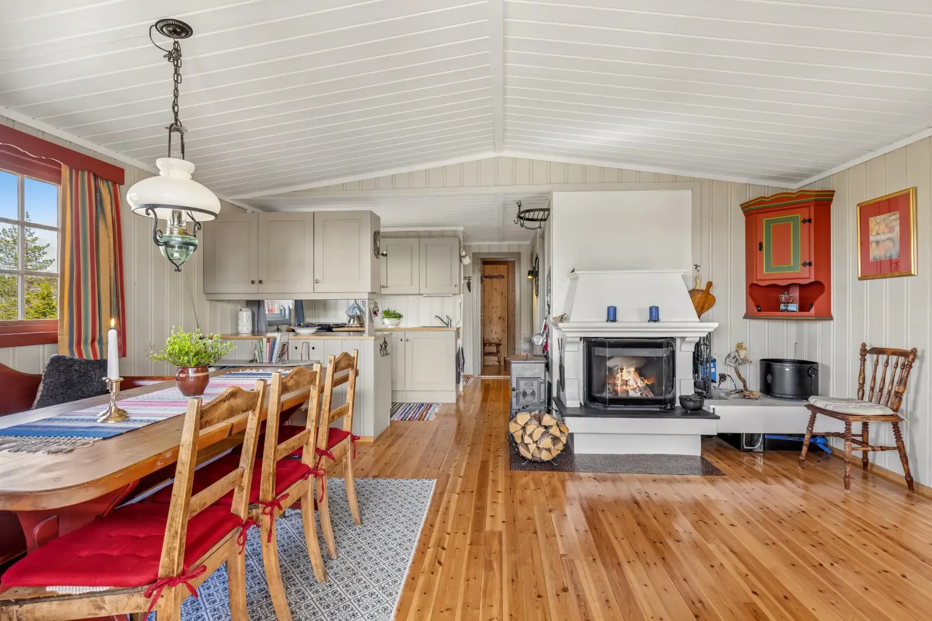 Three-Bedroom Country House with Terrace in Scenic Nedre Eggedal, Norway - View image 10 of 33