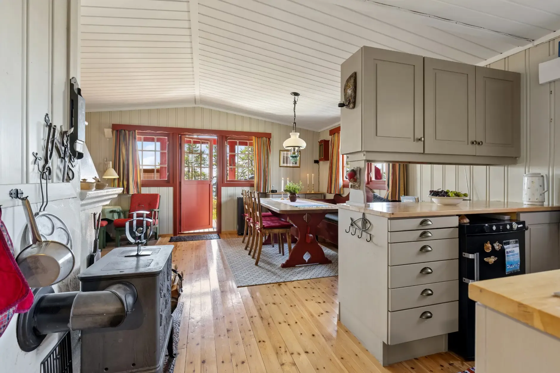 Three-Bedroom Country House with Terrace in Scenic Nedre Eggedal, Norway - View image 17 of 33