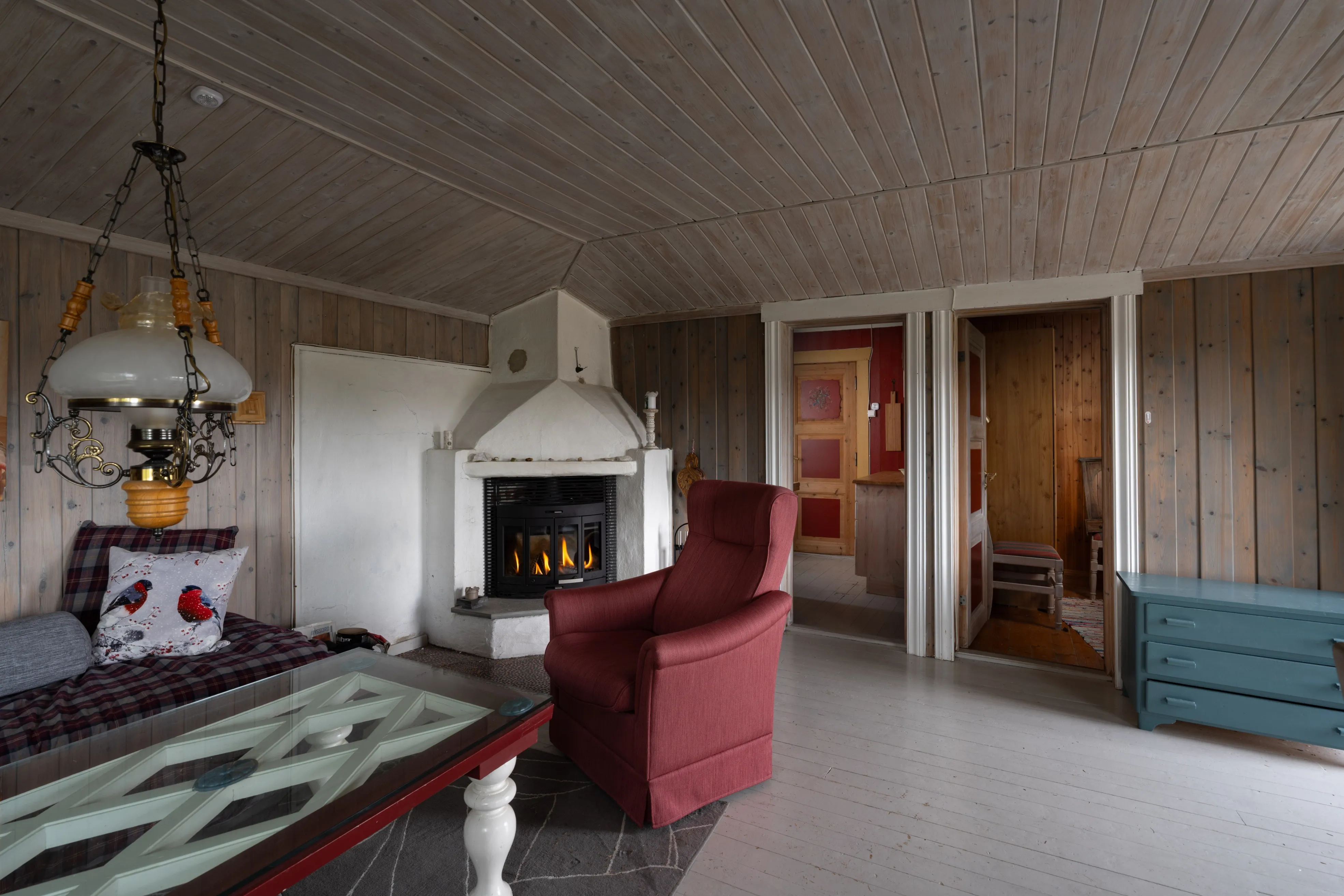 1950s Cabin in Norway's Scenic Highlands with Terrace and Solar Power - View image 13 of 33