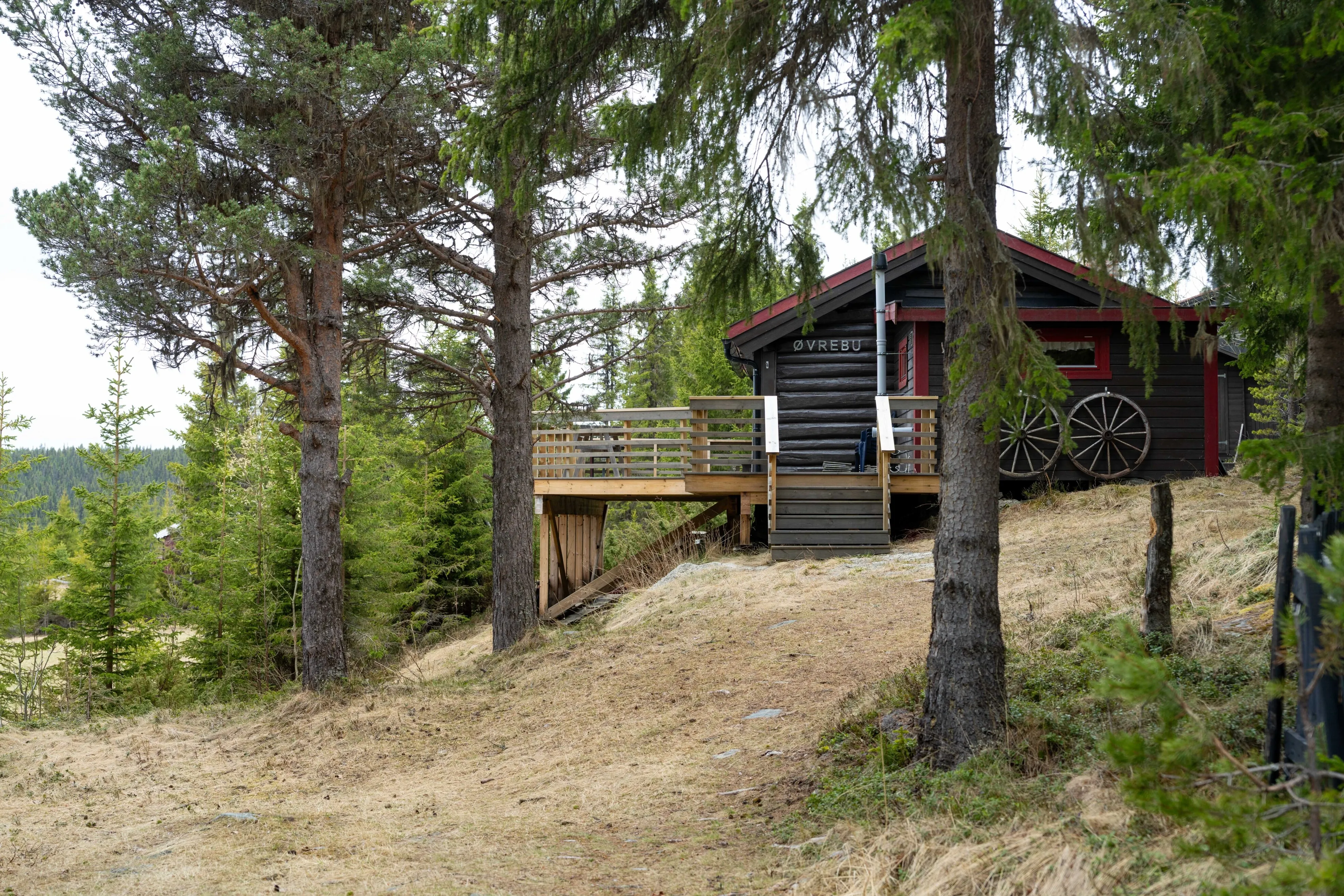 1950s Cabin in Norway's Scenic Highlands with Terrace and Solar Power - View image 28 of 33