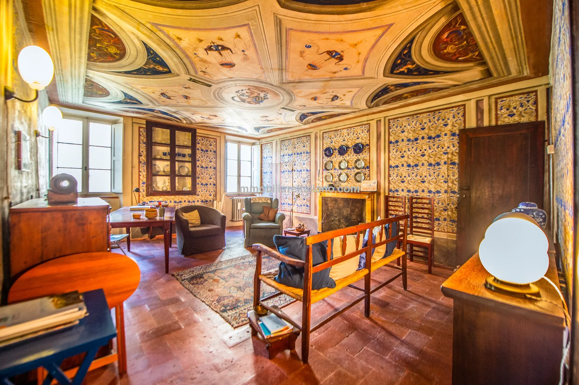 Elegant 4-Bedroom Townhouse with Terrace in Historic Lucignano, Tuscany - View image 19 of 51