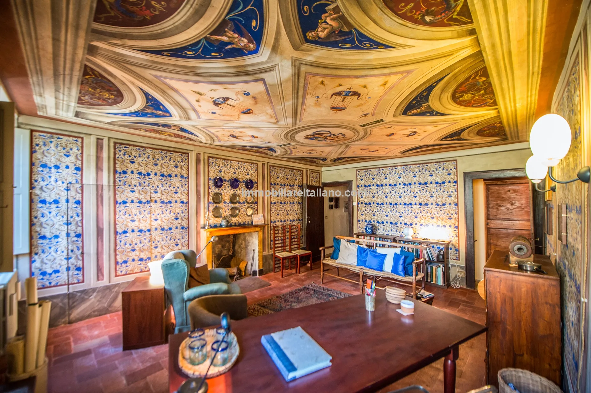 Elegant 4-Bedroom Townhouse with Terrace in Historic Lucignano, Tuscany - View image 21 of 51