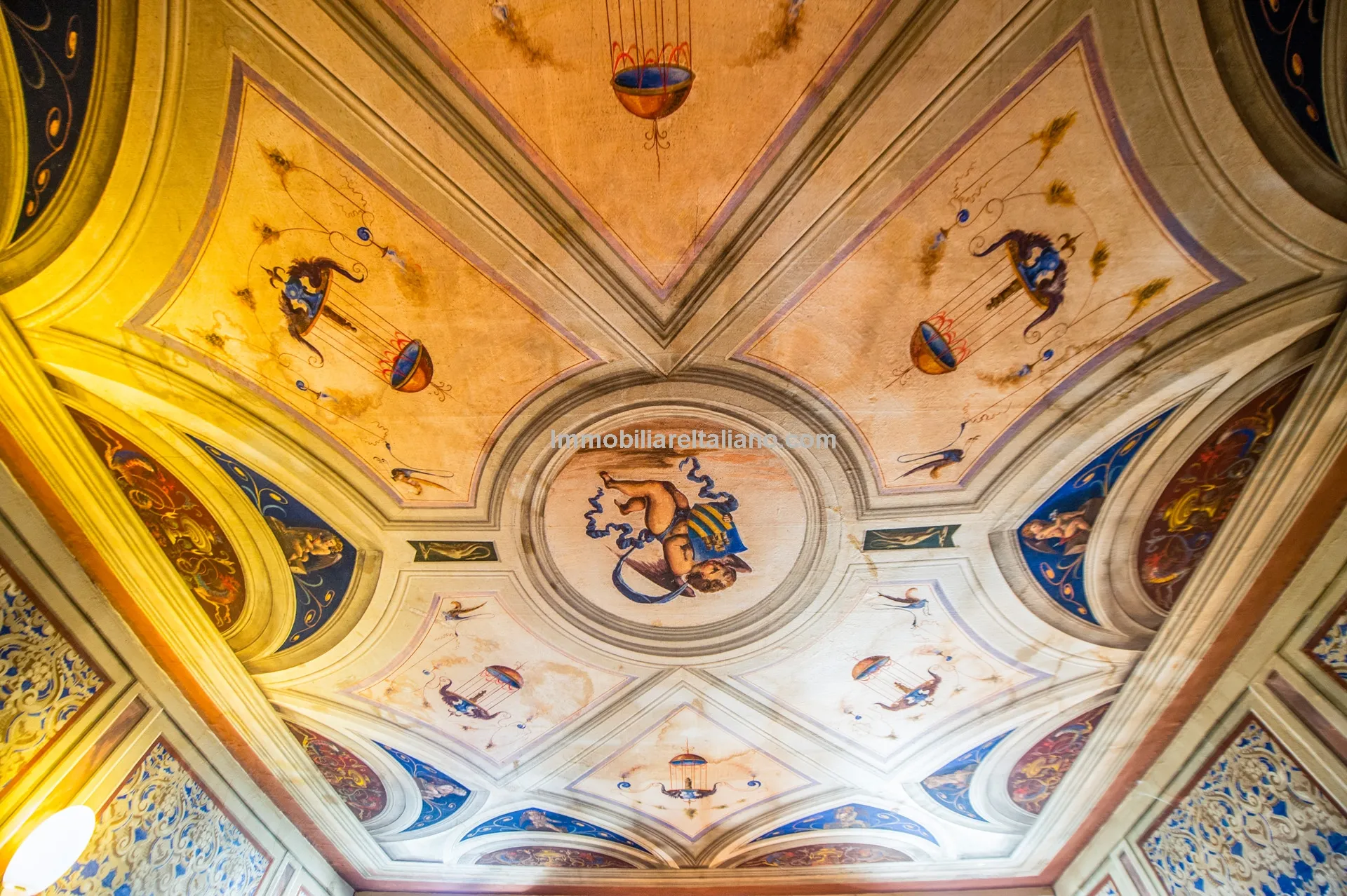 Elegant 4-Bedroom Townhouse with Terrace in Historic Lucignano, Tuscany - View image 24 of 51