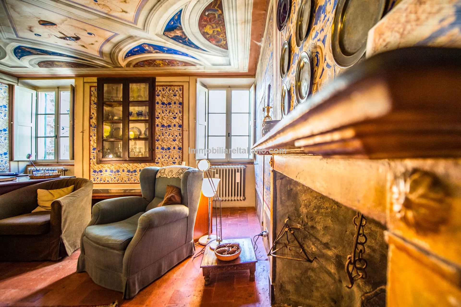 Elegant 4-Bedroom Townhouse with Terrace in Historic Lucignano, Tuscany - View image 25 of 51