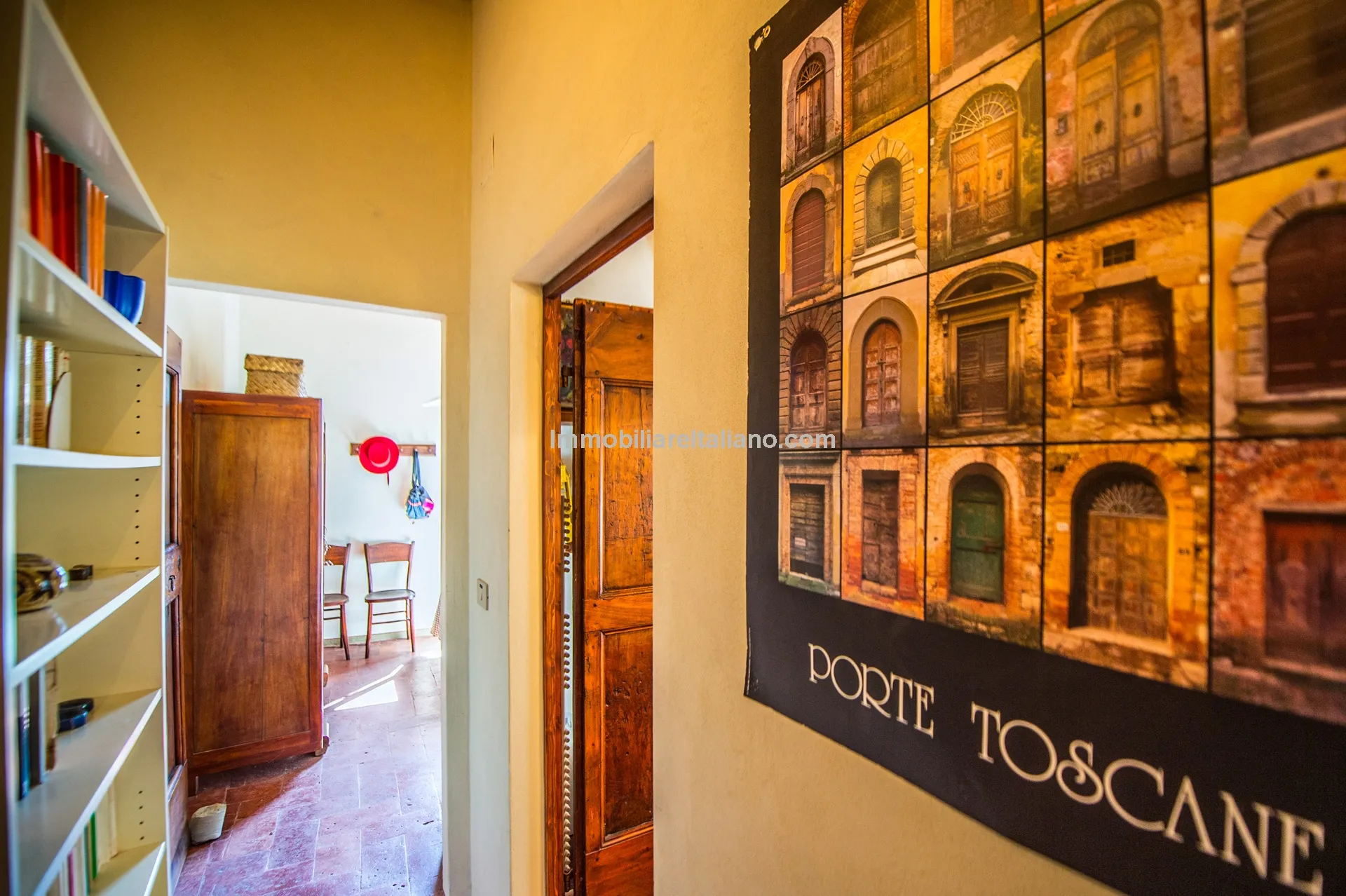 Elegant 4-Bedroom Townhouse with Terrace in Historic Lucignano, Tuscany - View image 33 of 51