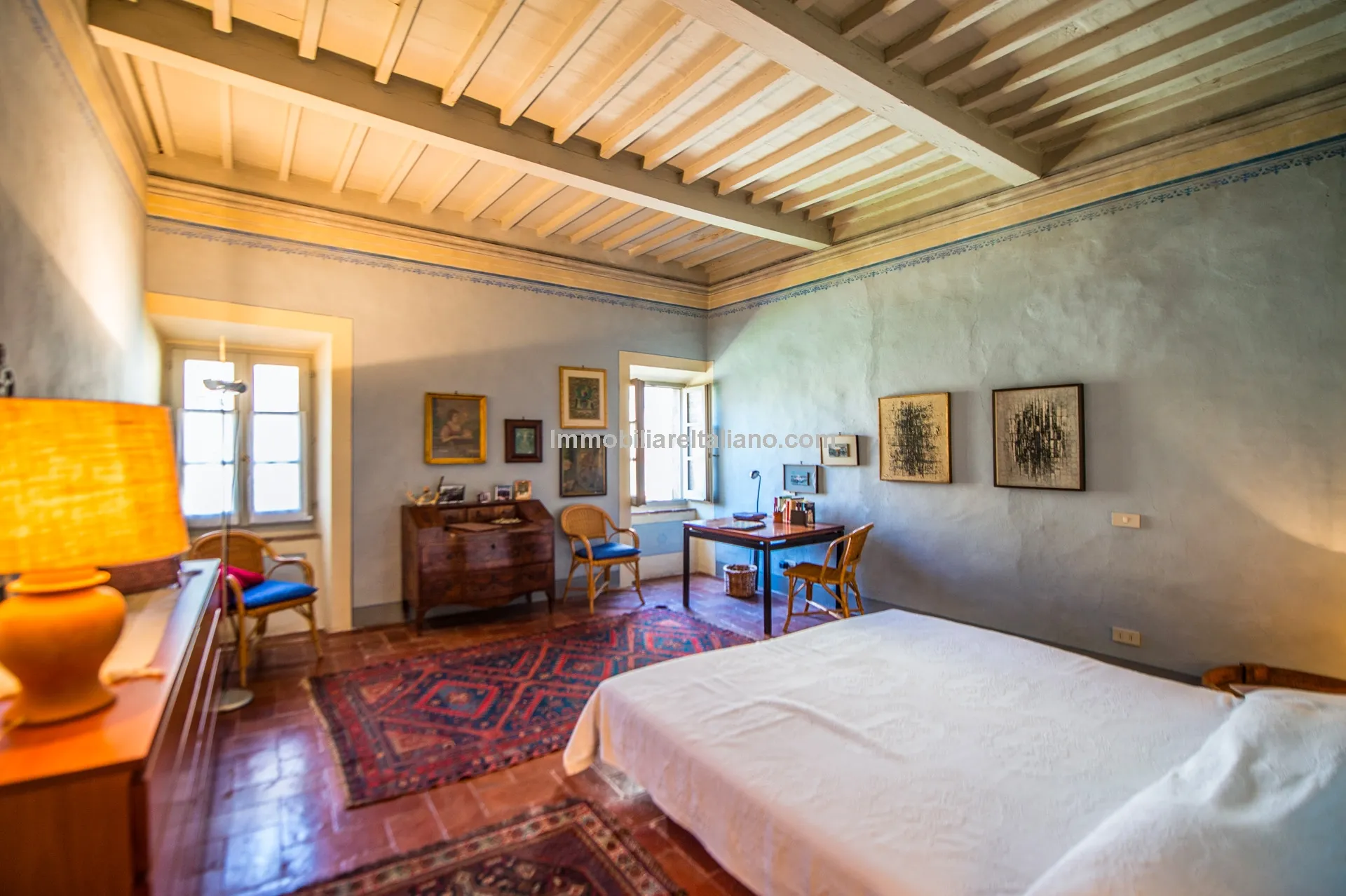 Elegant 4-Bedroom Townhouse with Terrace in Historic Lucignano, Tuscany - View image 35 of 51
