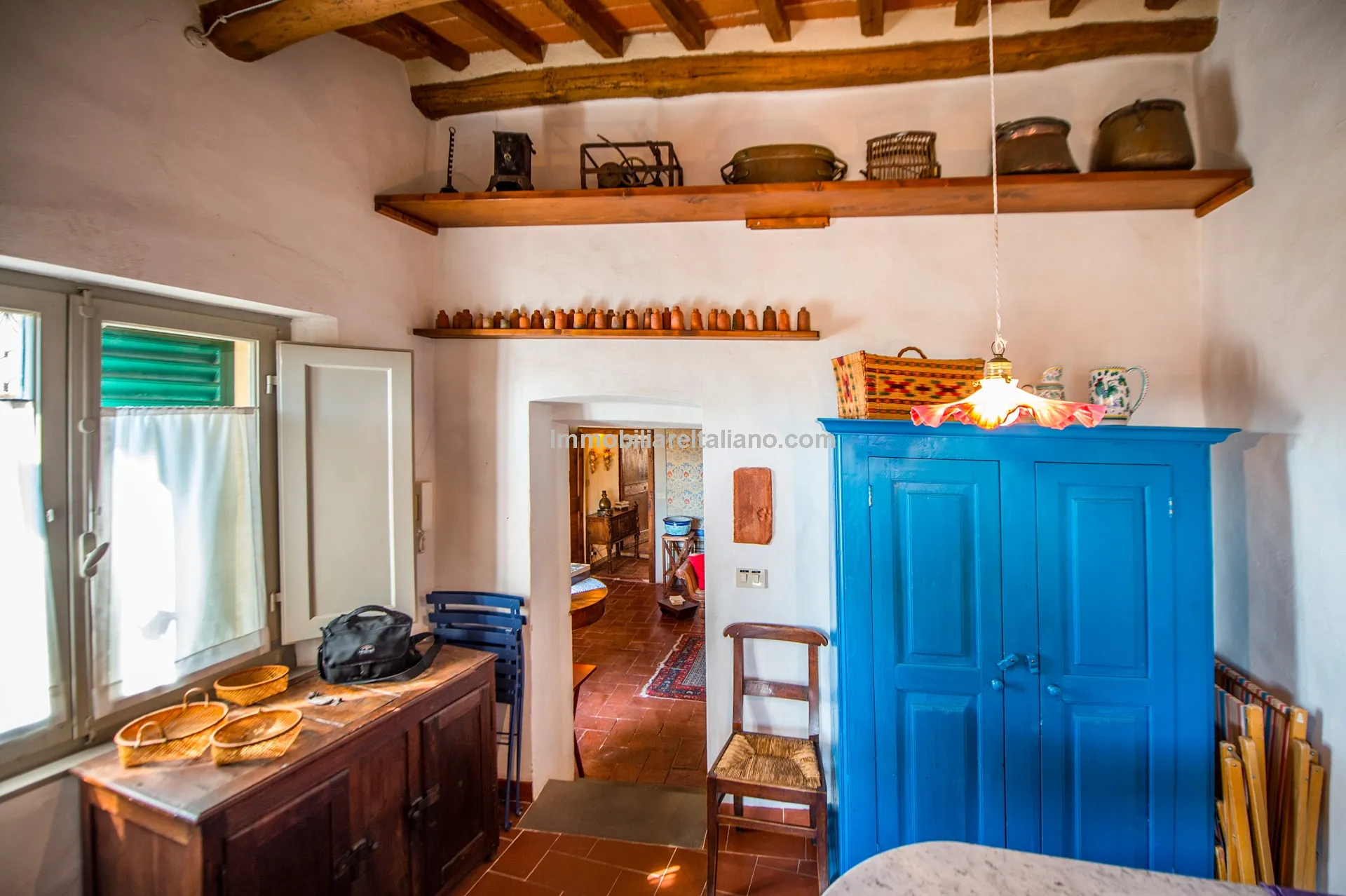 Elegant 4-Bedroom Townhouse with Terrace in Historic Lucignano, Tuscany - View image 42 of 51