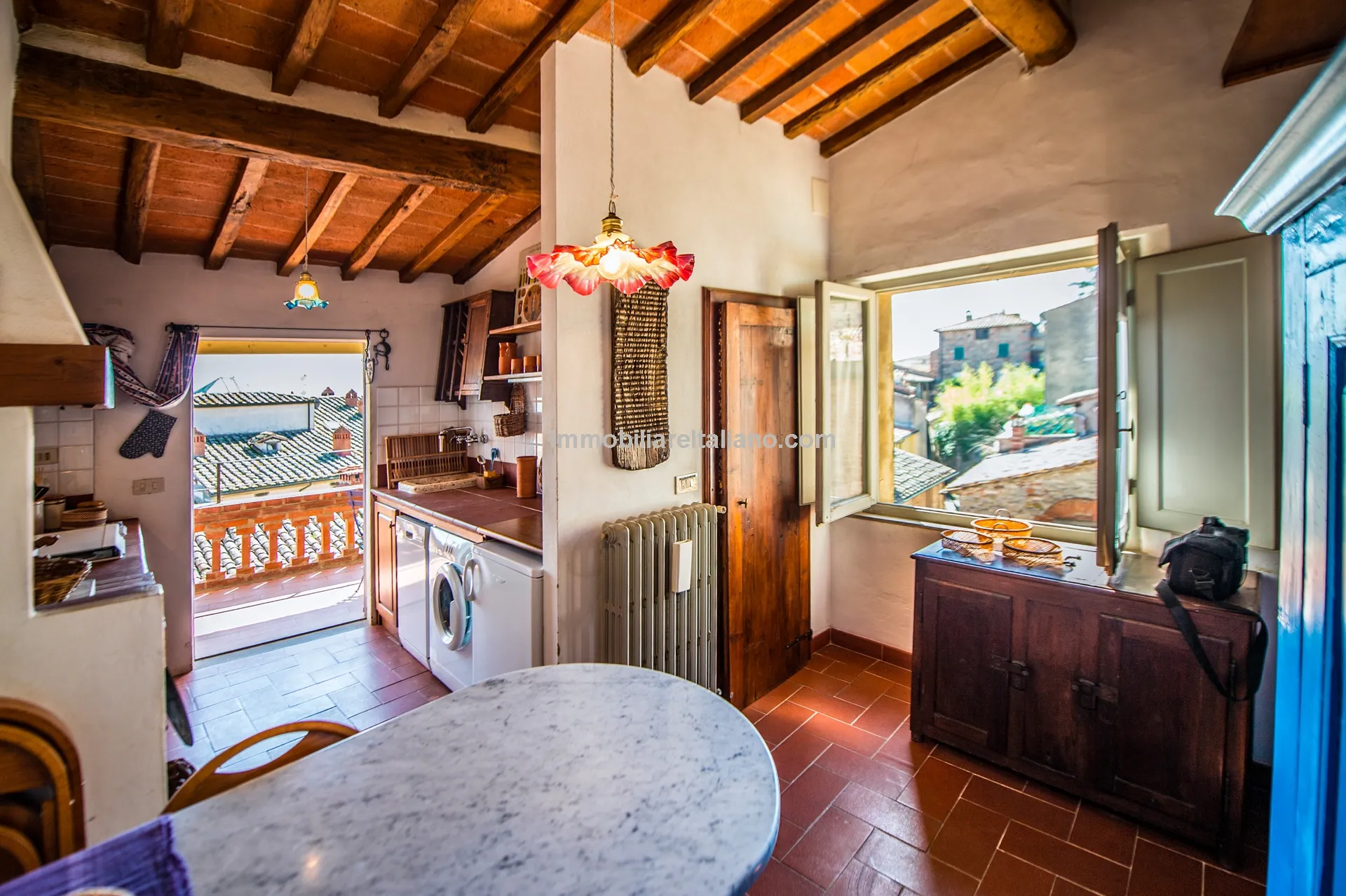 Elegant 4-Bedroom Townhouse with Terrace in Historic Lucignano, Tuscany - View image 43 of 51
