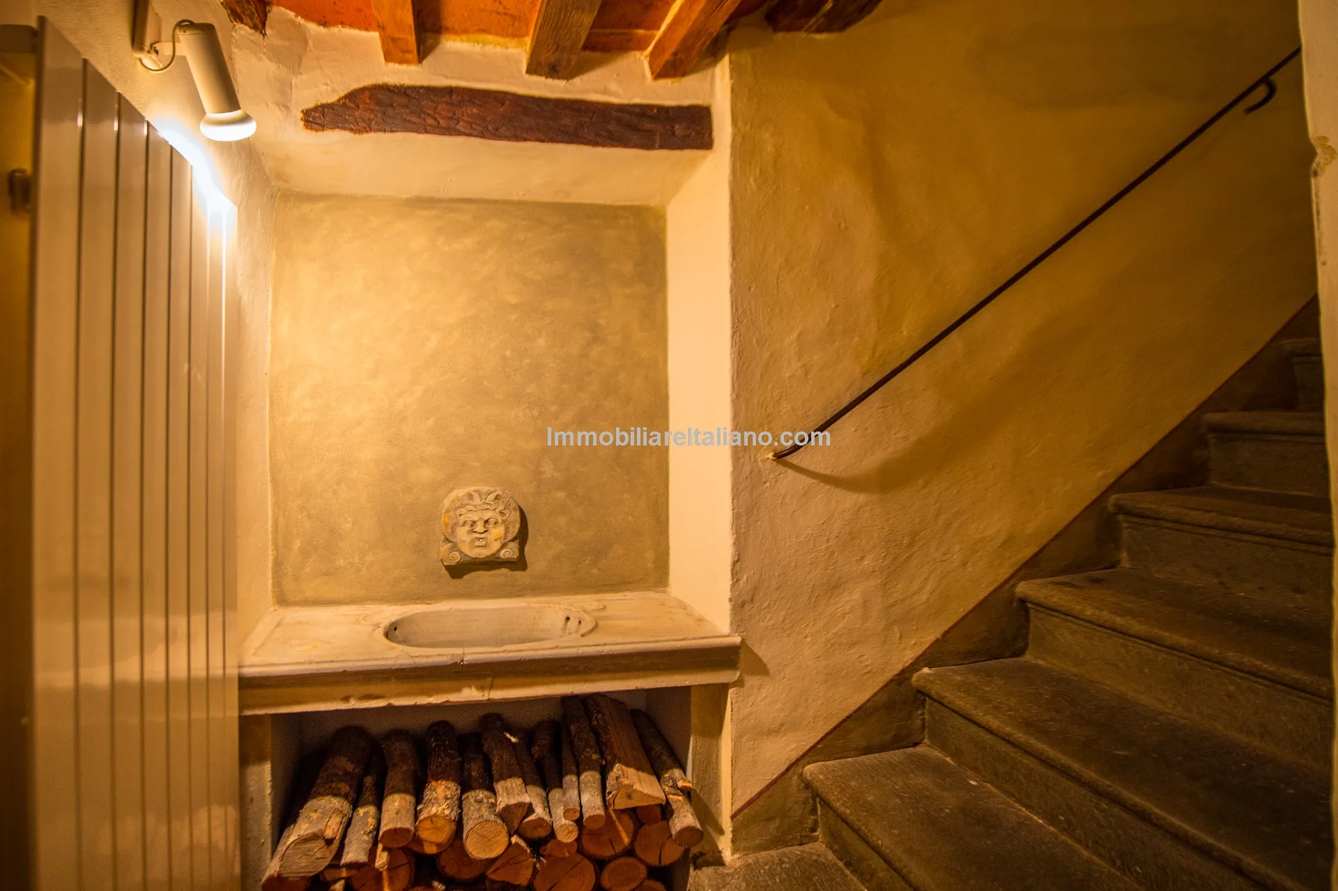 Elegant 4-Bedroom Townhouse with Terrace in Historic Lucignano, Tuscany - View image 49 of 51