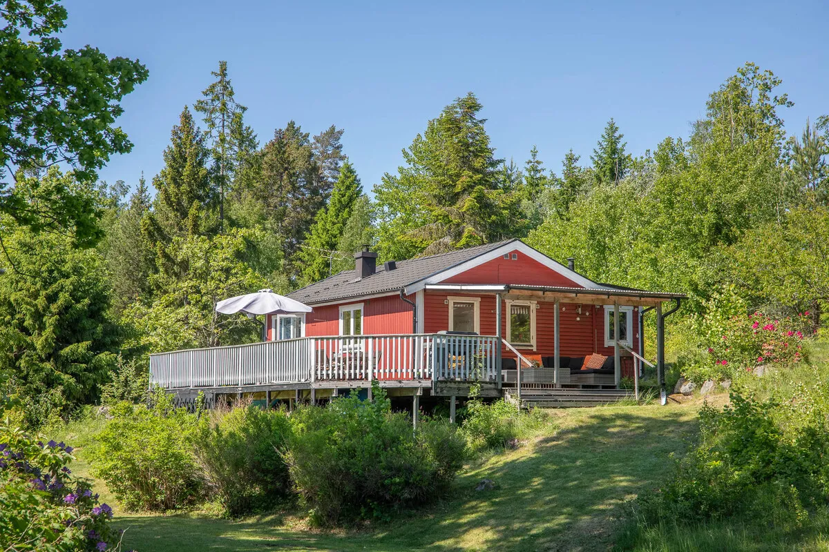 1970s Swedish Country House with Expansive Gardens and Terrace - Image 1