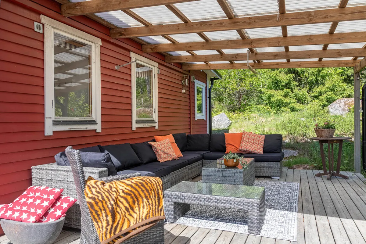 1970s Swedish Country House with Expansive Gardens and Terrace - View image 7 of 33