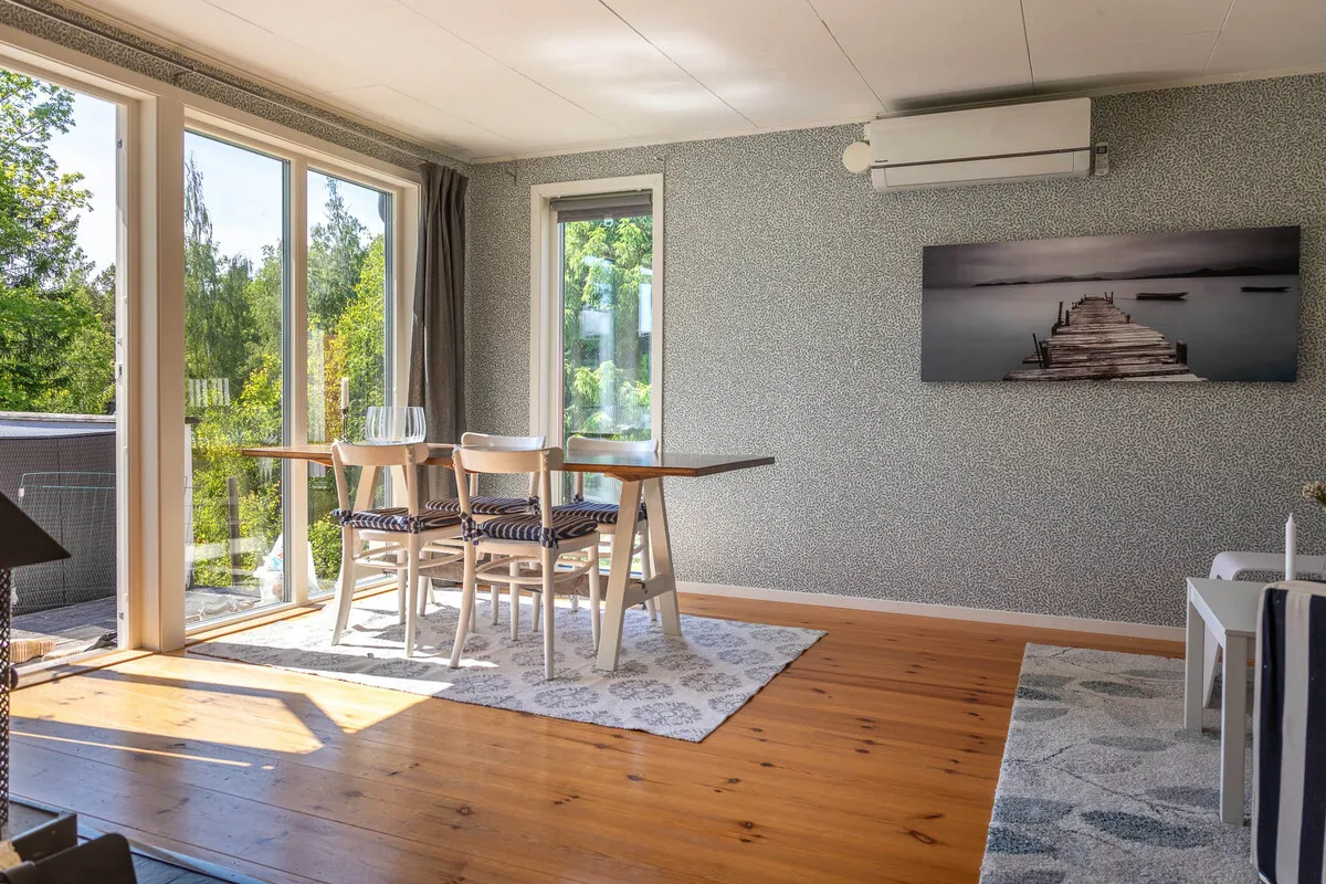 1970s Swedish Country House with Expansive Gardens and Terrace - View image 9 of 33