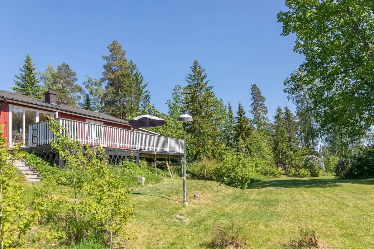 1970s Swedish Country House with Expansive Gardens and Terrace - View image 23 of 33