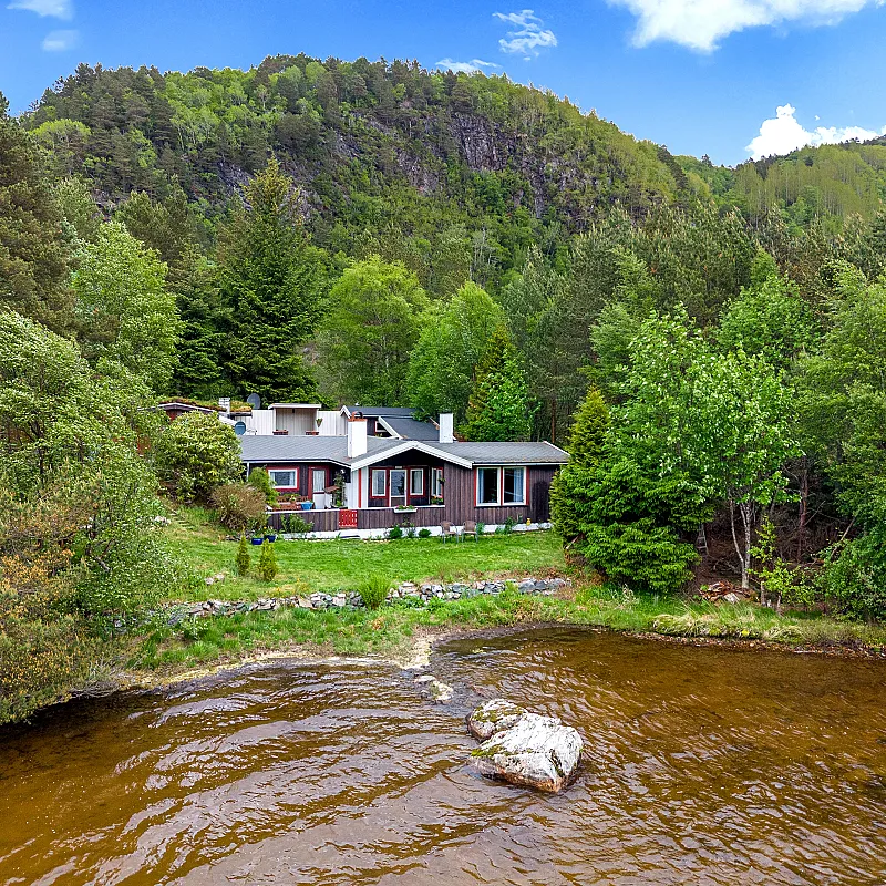 1960s Country House with Terrace and Garden in Scenic Midsund, Norway