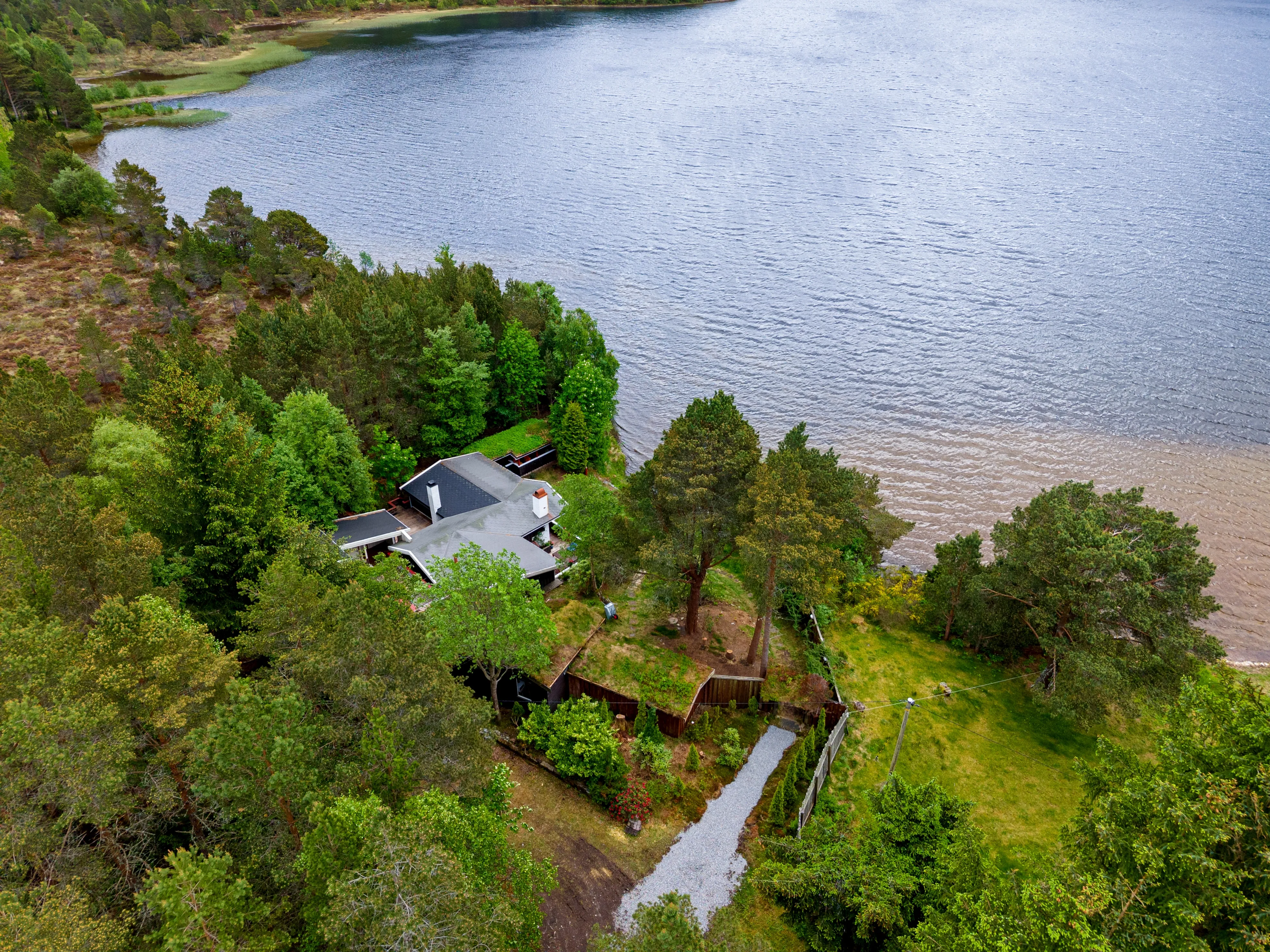 1960s Country House with Terrace and Garden in Scenic Midsund, Norway - View image 6 of 36