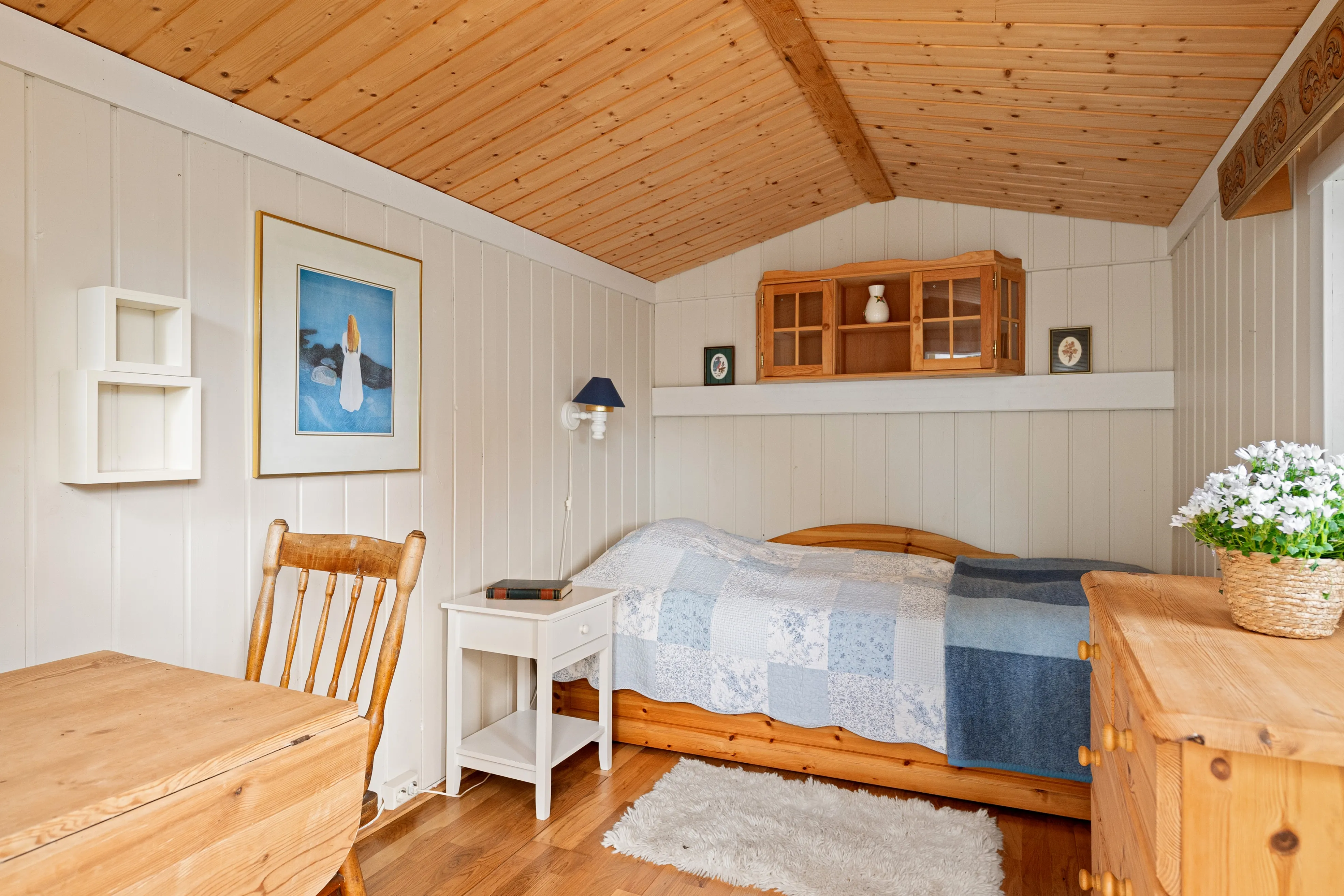1960s Country House with Terrace and Garden in Scenic Midsund, Norway - View image 18 of 36