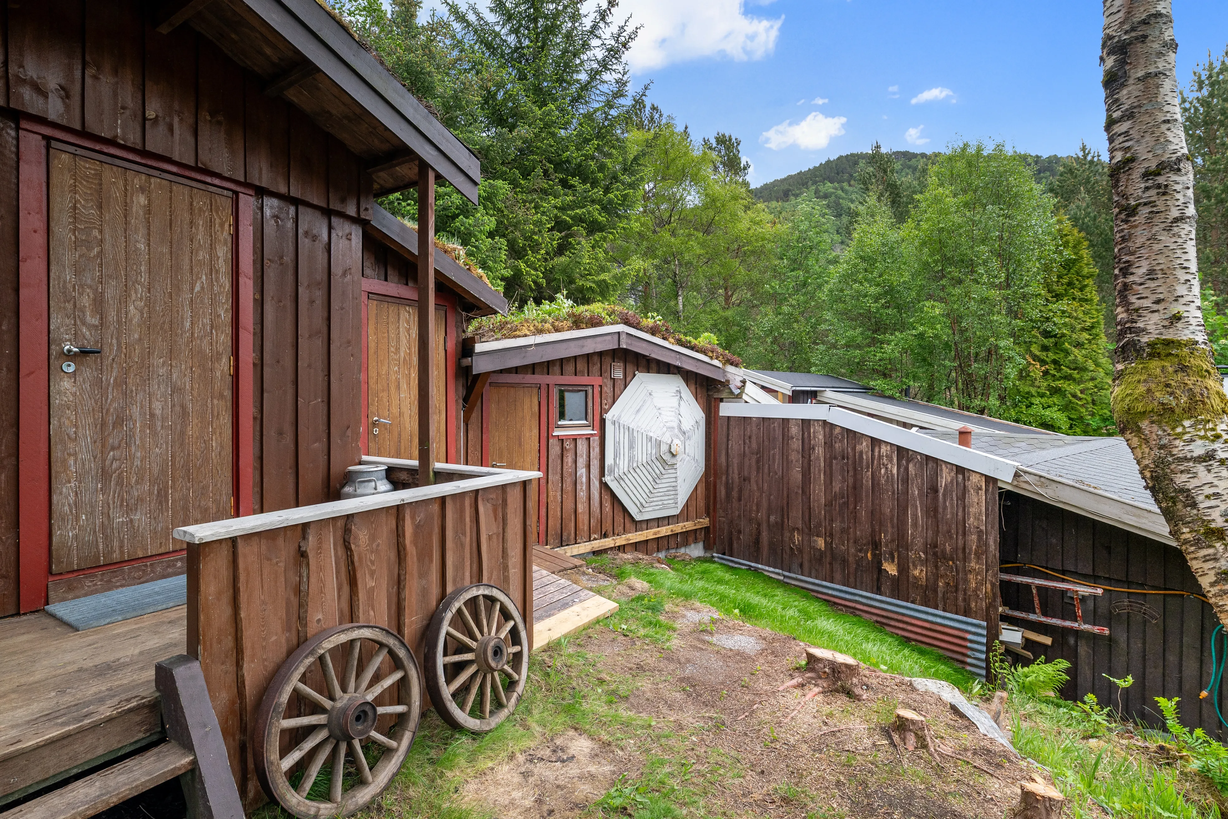 1960s Country House with Terrace and Garden in Scenic Midsund, Norway - View image 22 of 36
