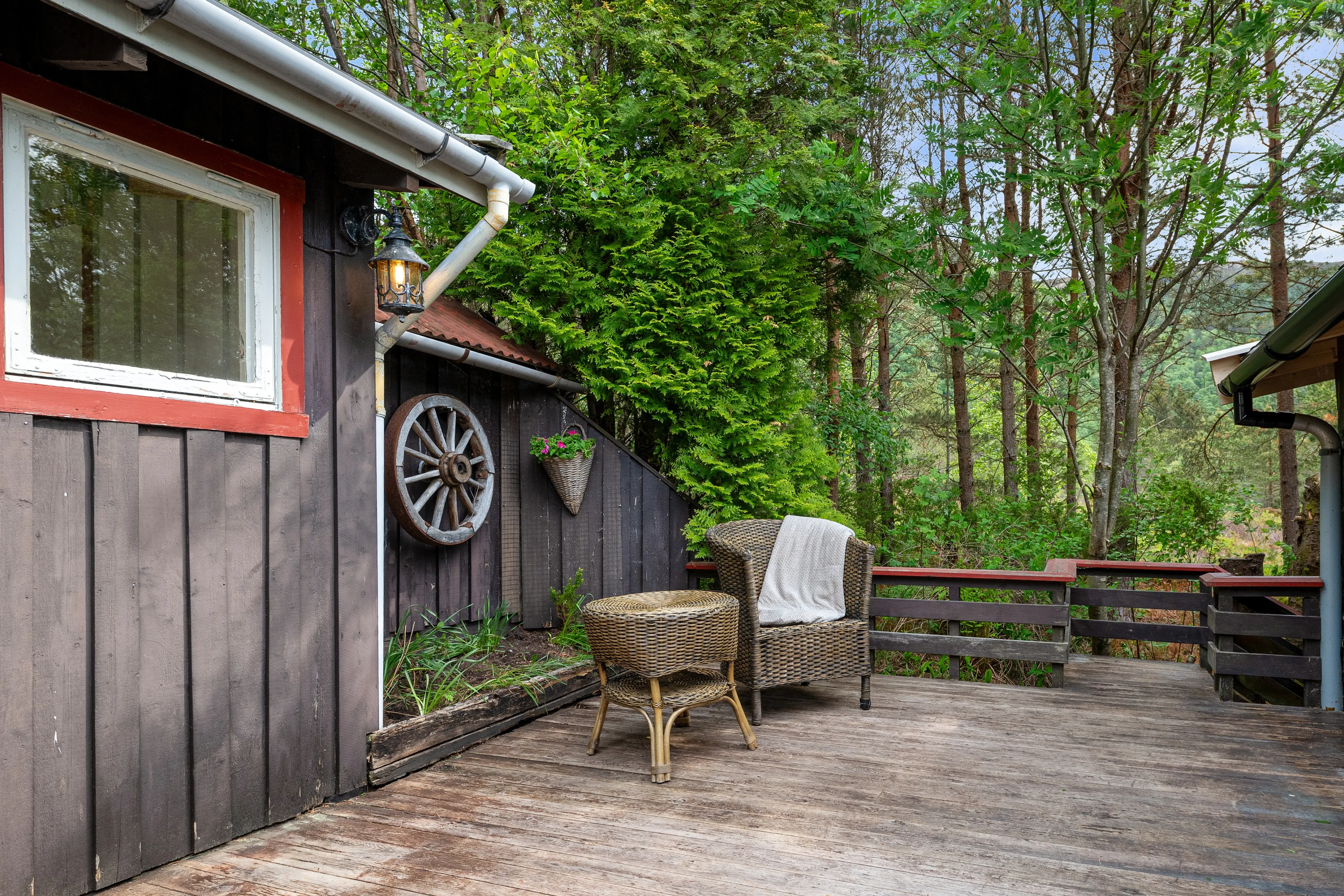 1960s Country House with Terrace and Garden in Scenic Midsund, Norway - View image 24 of 36