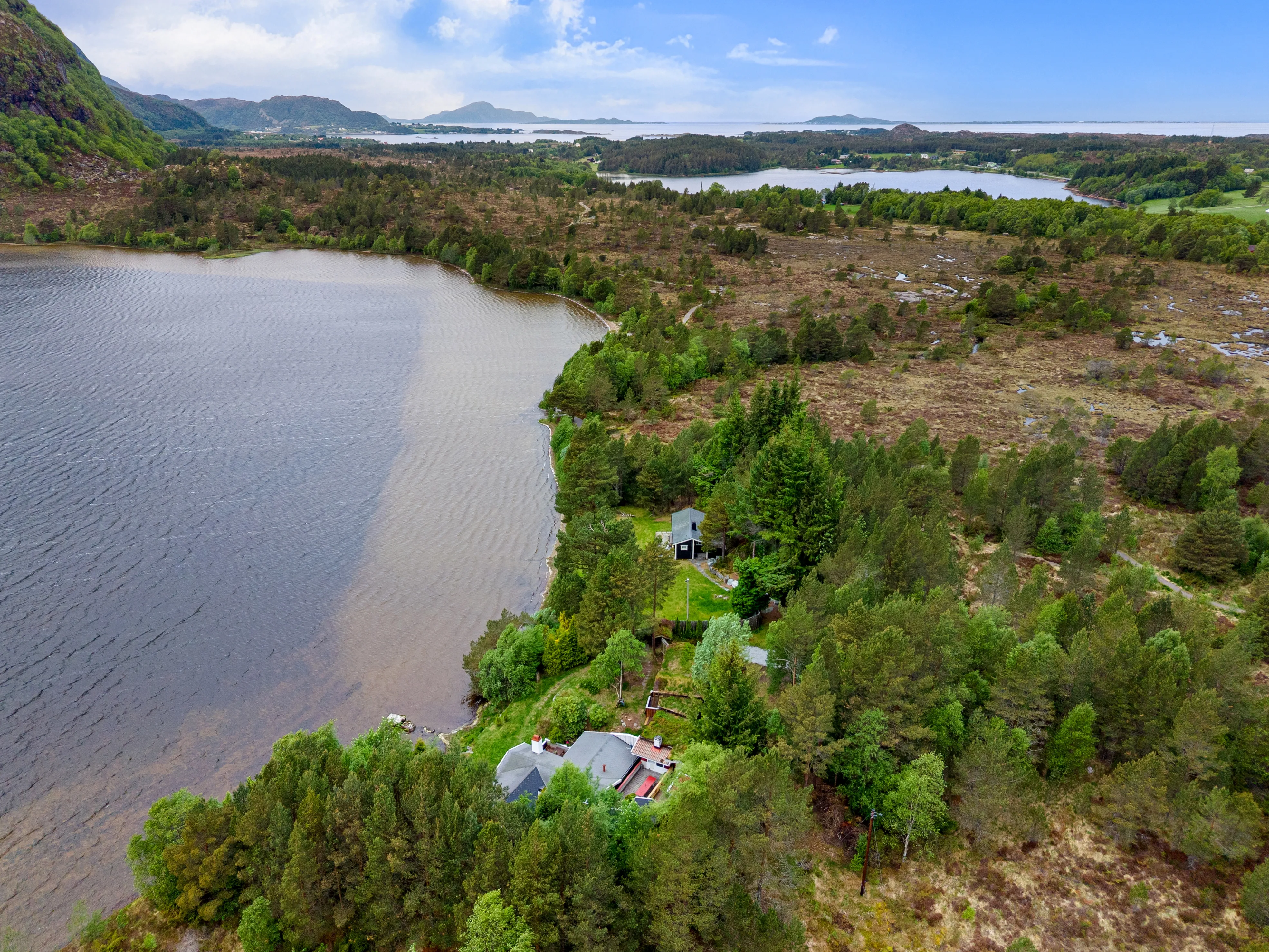 1960s Country House with Terrace and Garden in Scenic Midsund, Norway - View image 28 of 36