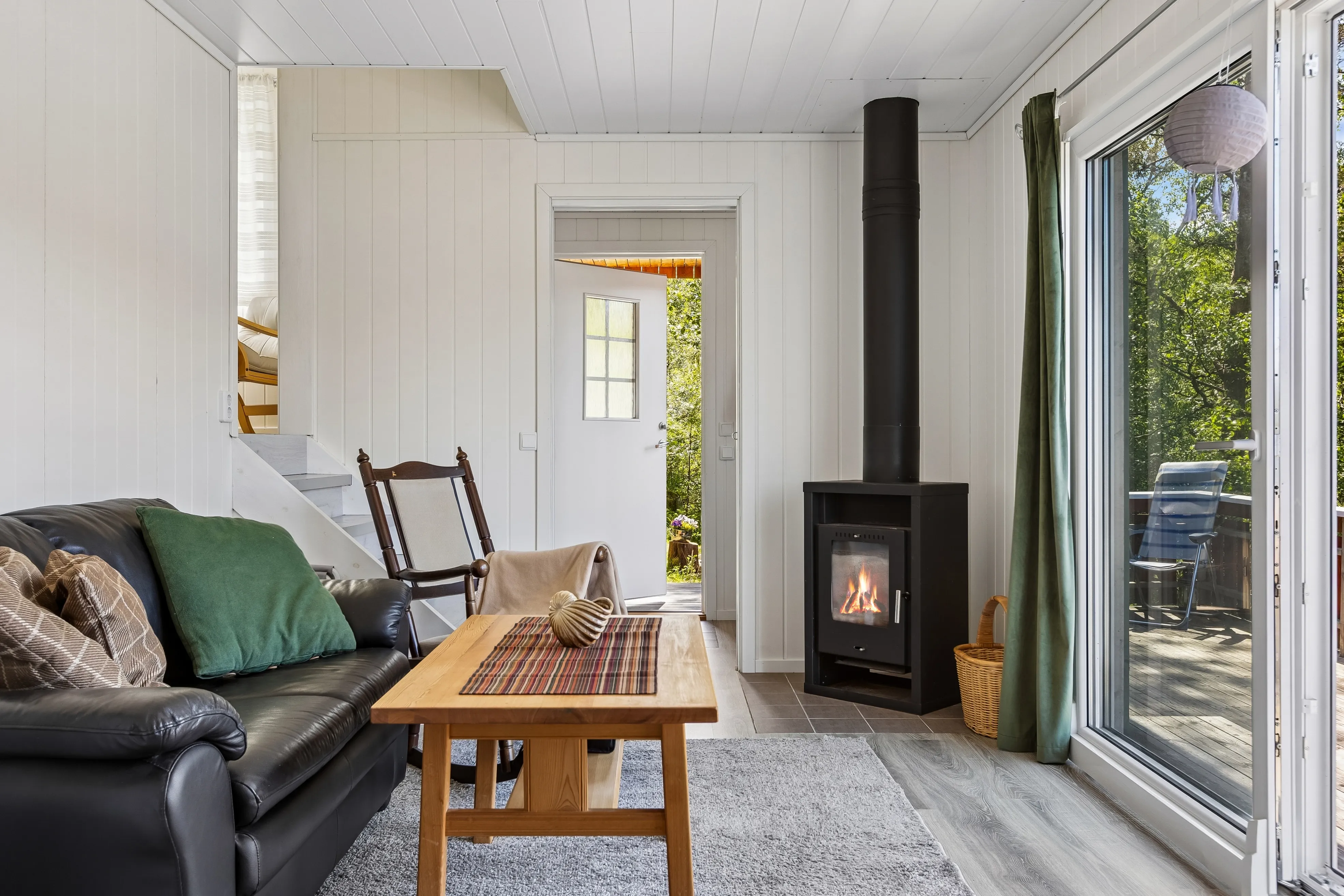 1960s Cabin by the Water's Edge in Revsnes with Expansive Terrace - View image 14 of 33