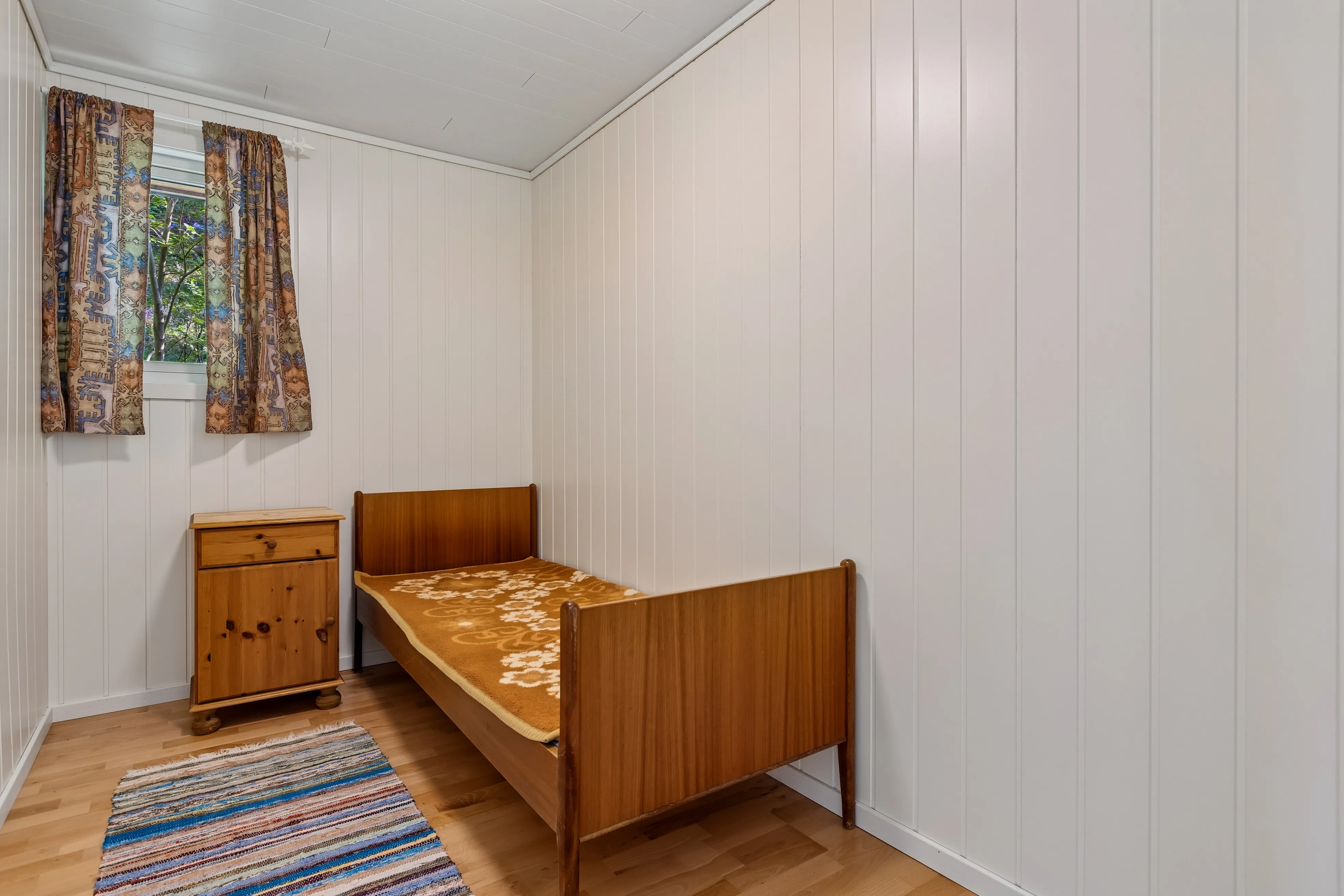 1960s Cabin by the Water's Edge in Revsnes with Expansive Terrace - View image 21 of 33
