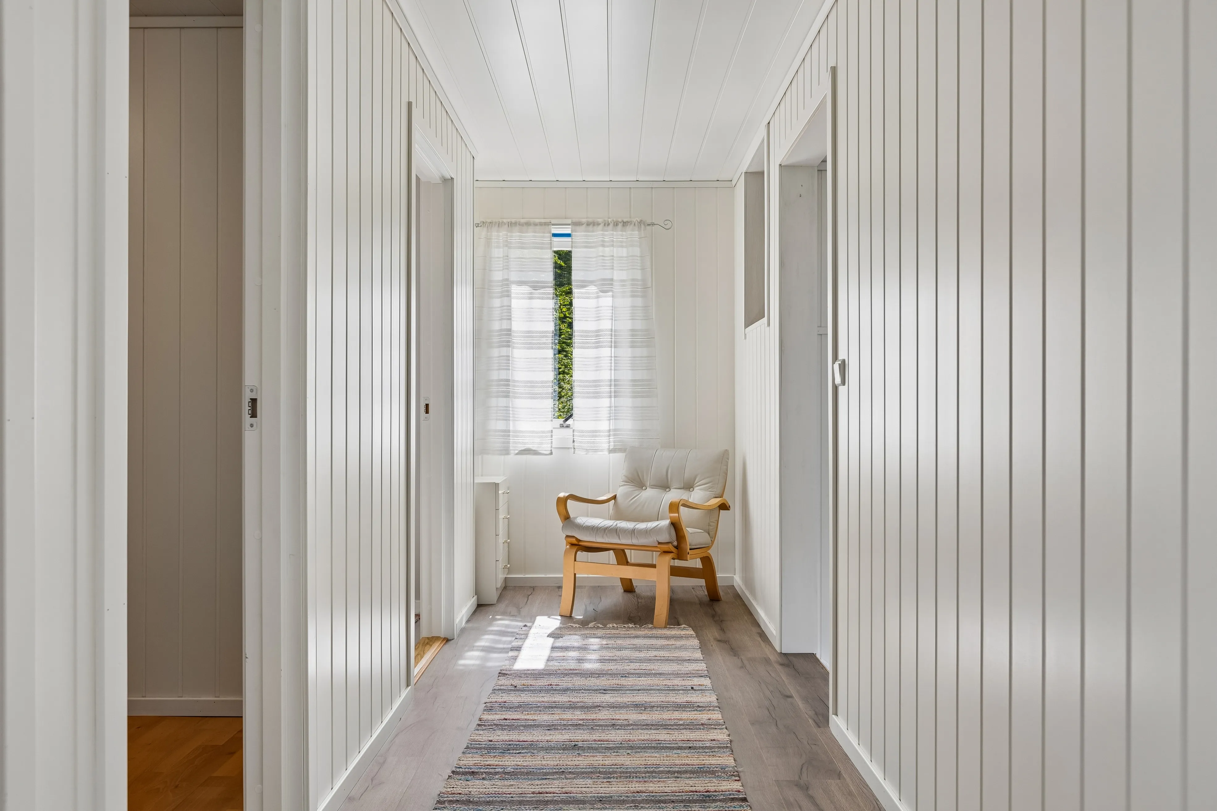 1960s Cabin by the Water's Edge in Revsnes with Expansive Terrace - View image 23 of 33