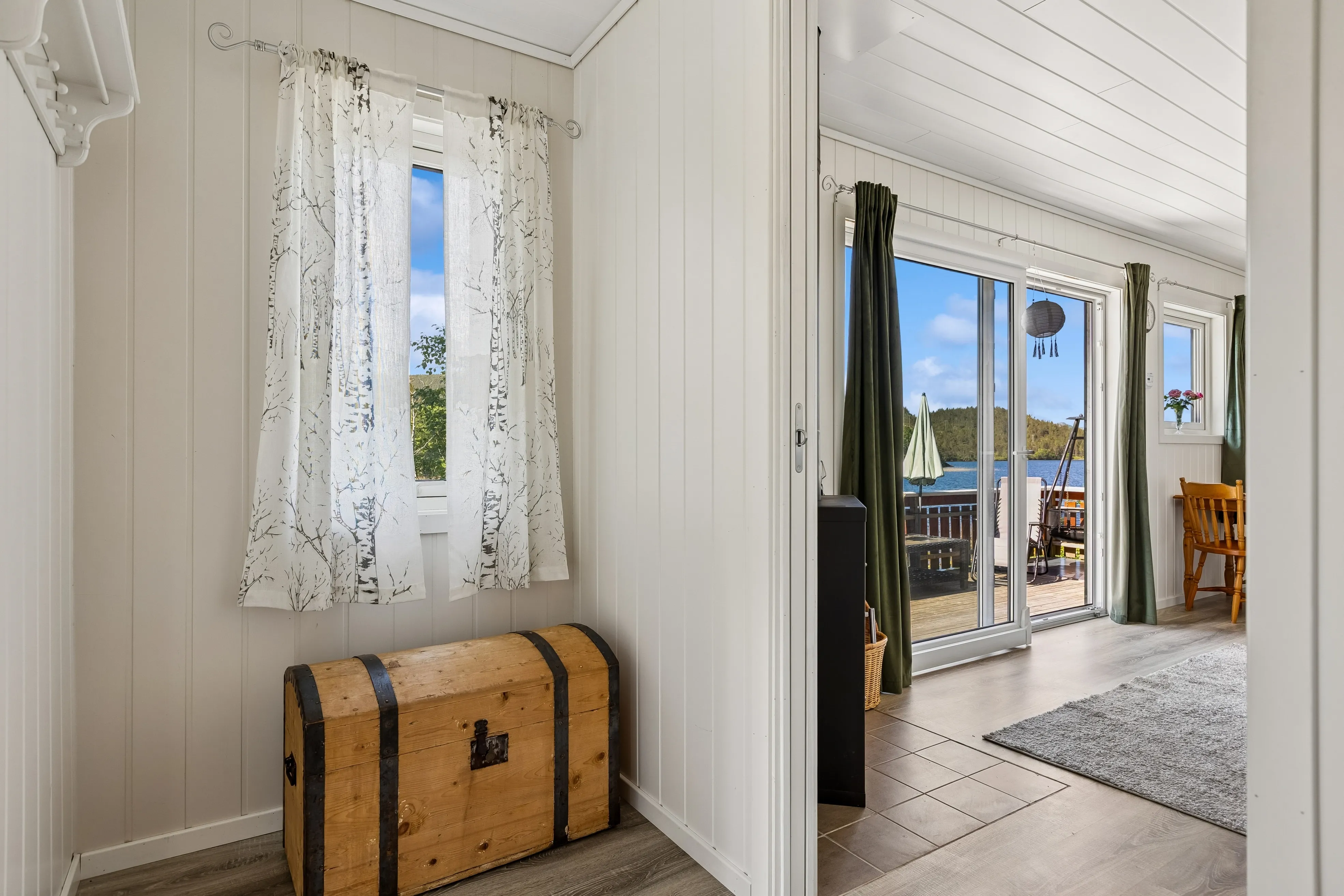 1960s Cabin by the Water's Edge in Revsnes with Expansive Terrace - View image 26 of 33