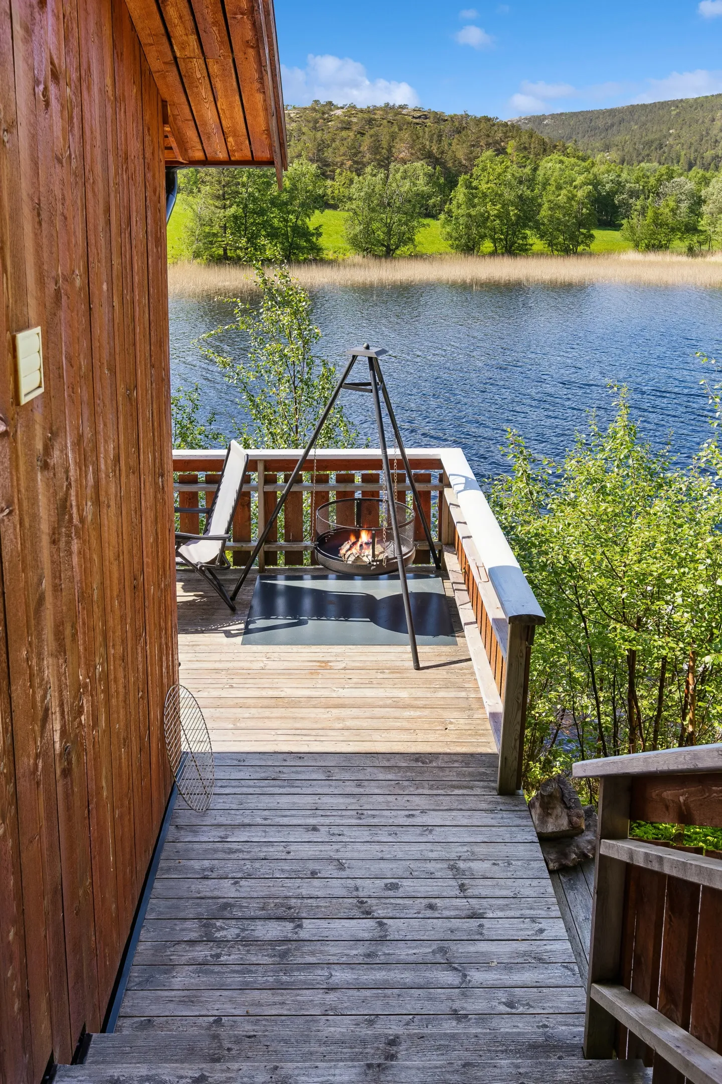 1960s Cabin by the Water's Edge in Revsnes with Expansive Terrace - View image 29 of 33