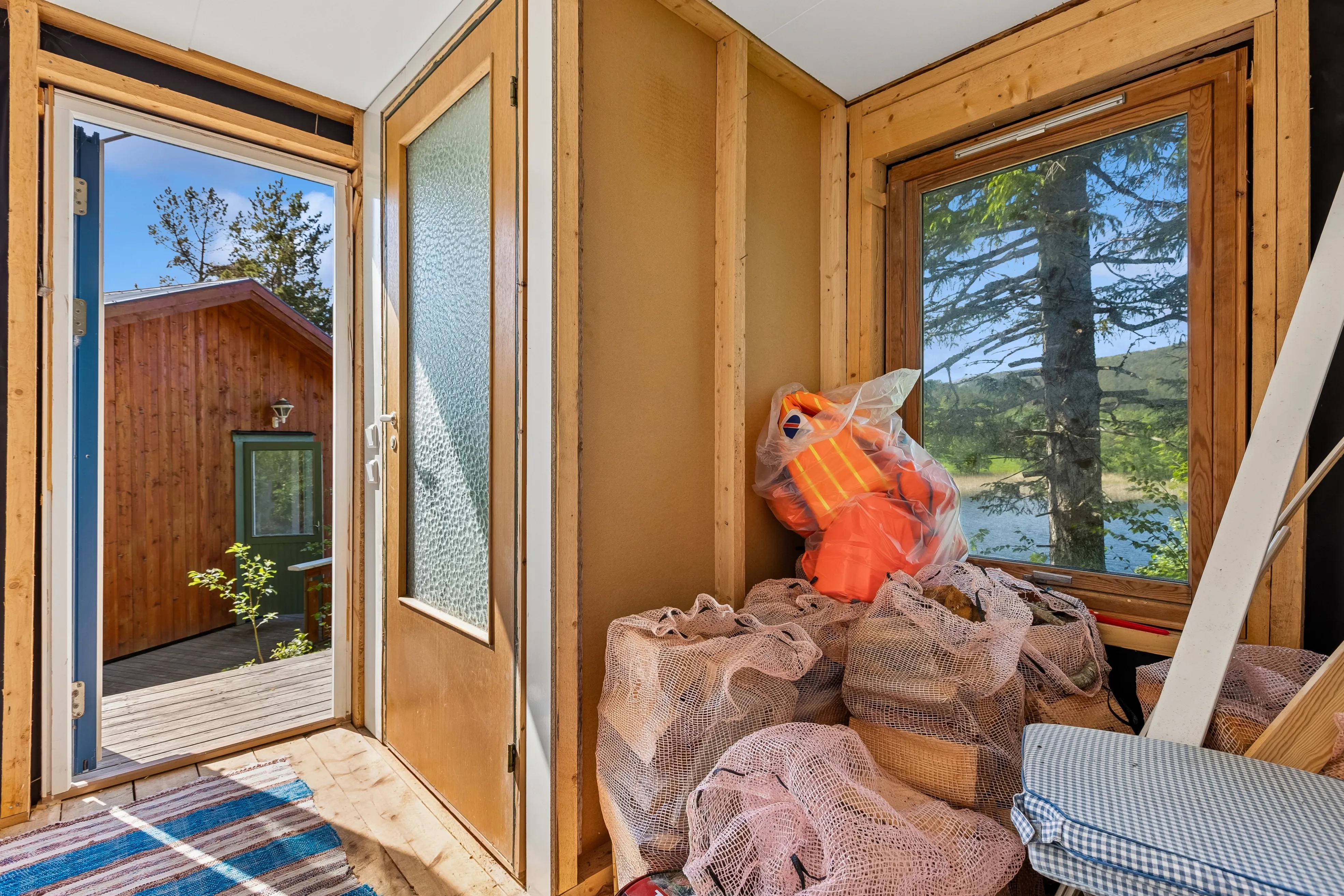 1960s Cabin by the Water's Edge in Revsnes with Expansive Terrace - View image 32 of 33