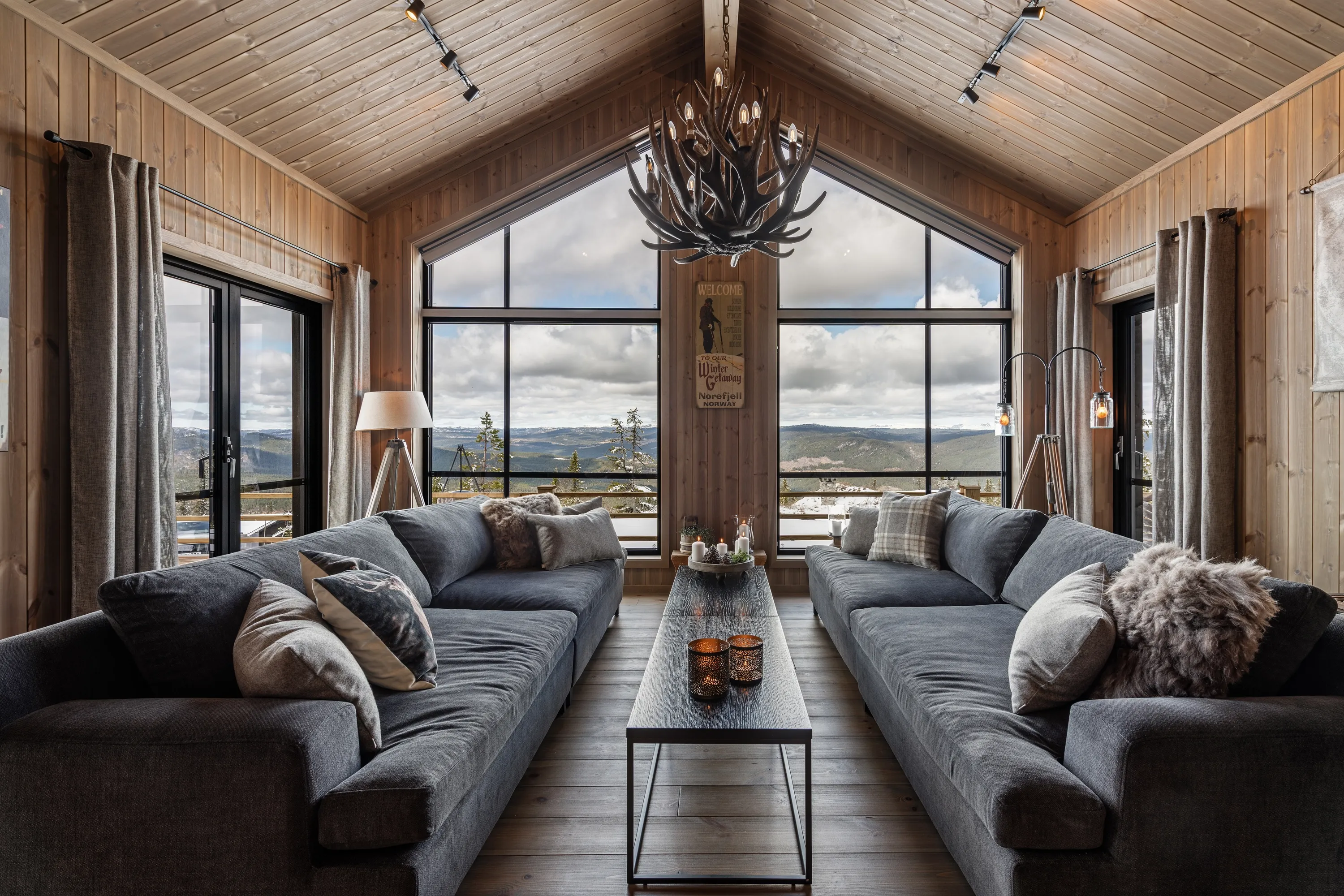 Modern 4-Bedroom Cabin in Nesbyen with Expansive Garden and Parking - View image 9 of 70